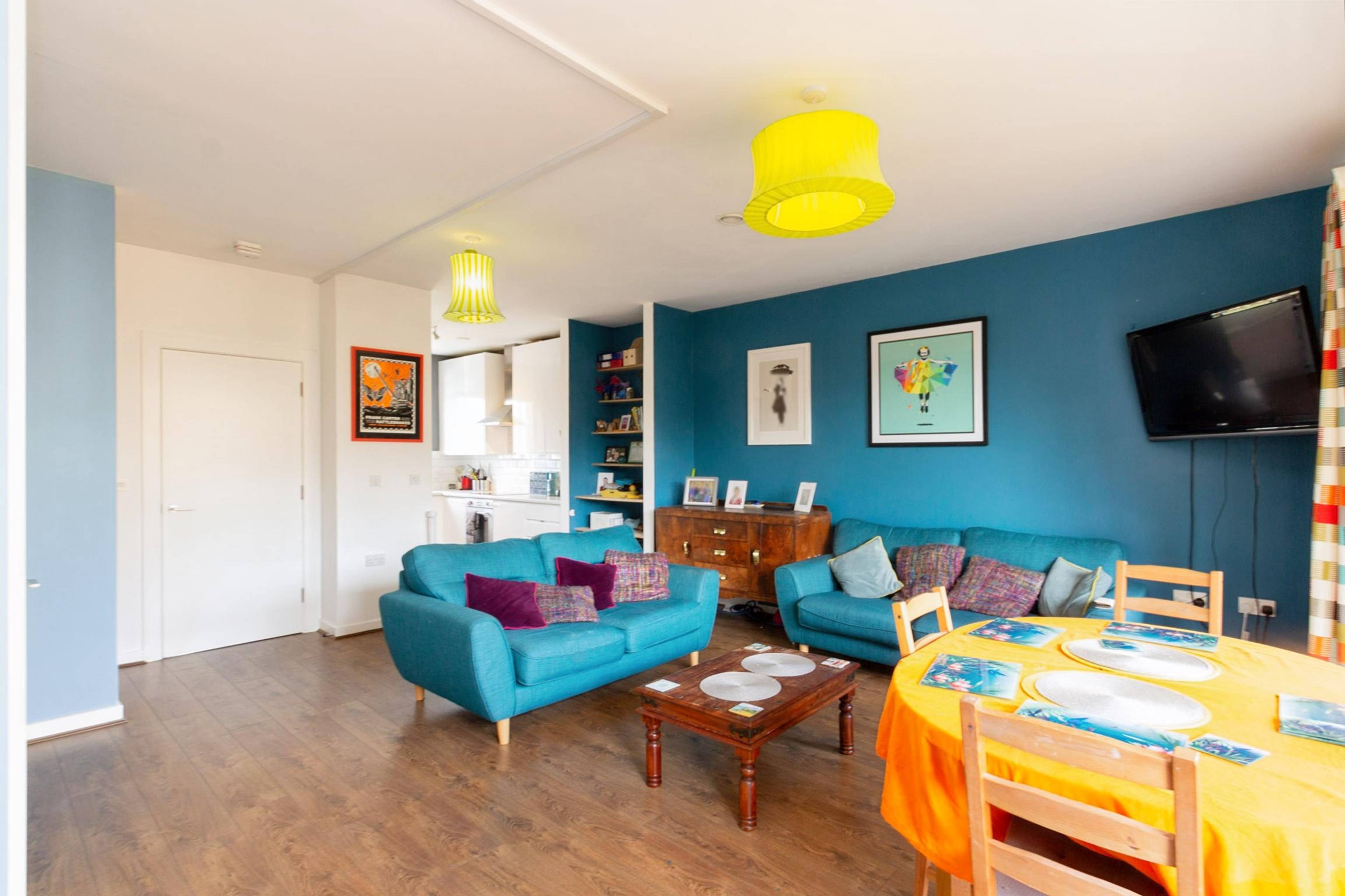 Lounge/Dining Room