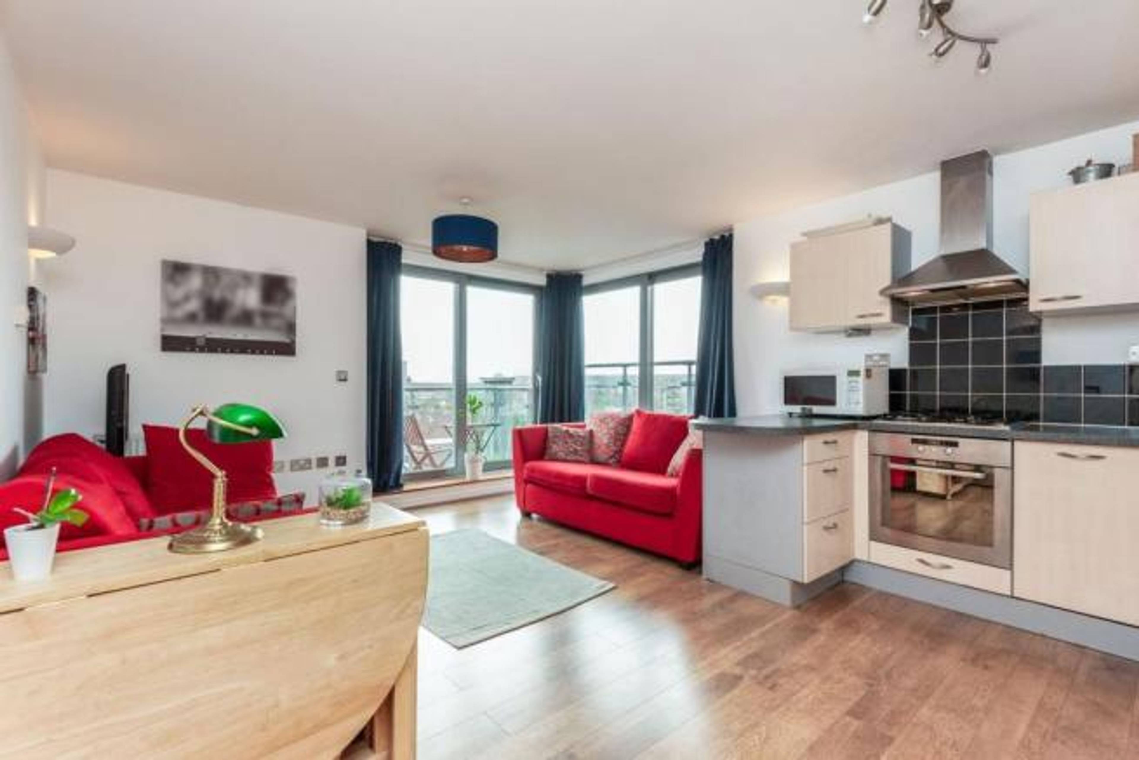 Lounge / Kitchen