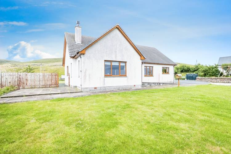 3 bedroom detached bungalow