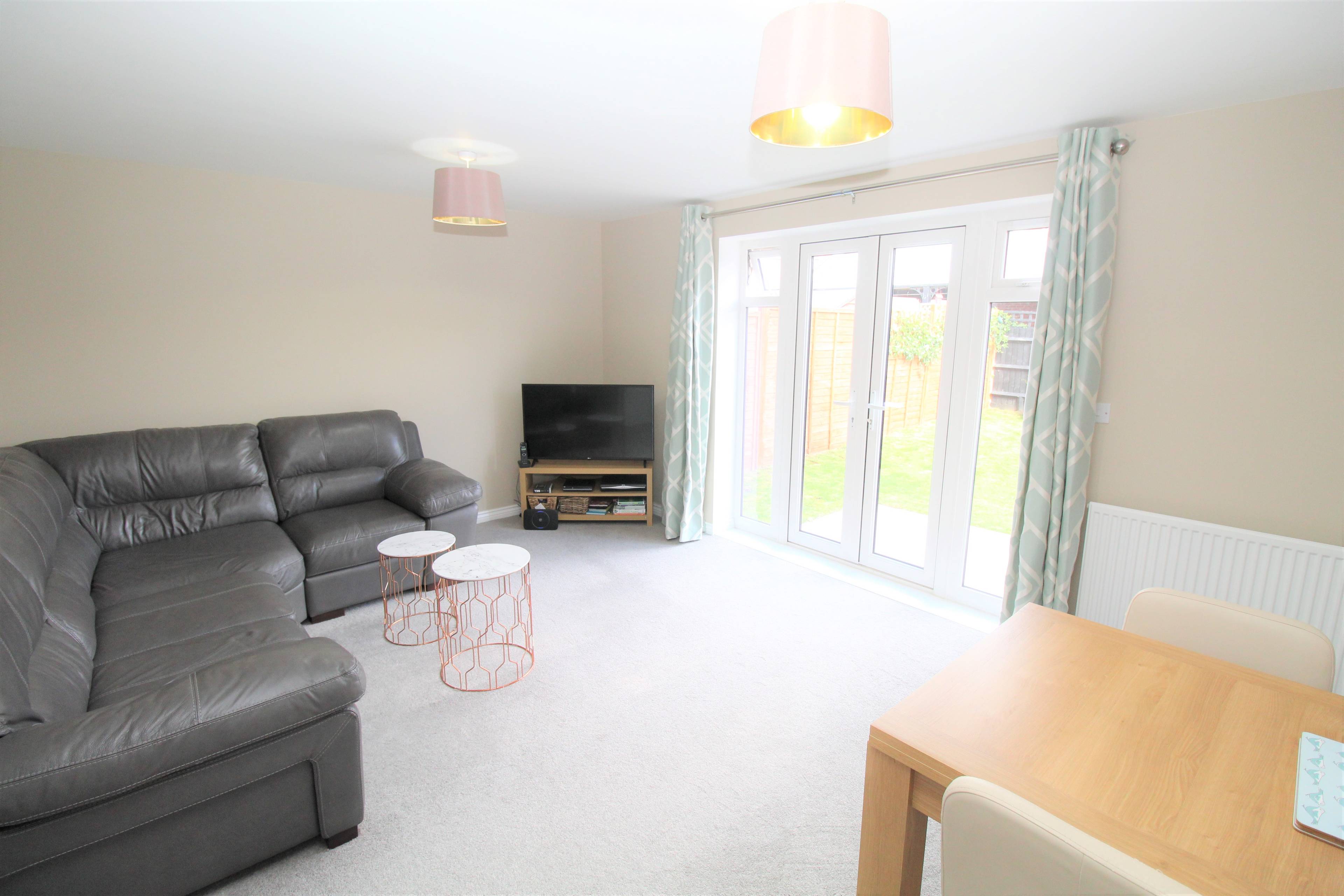 Lounge/Dining Room