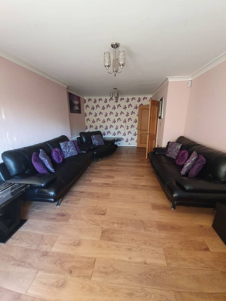 5 bedroom semi-detached house