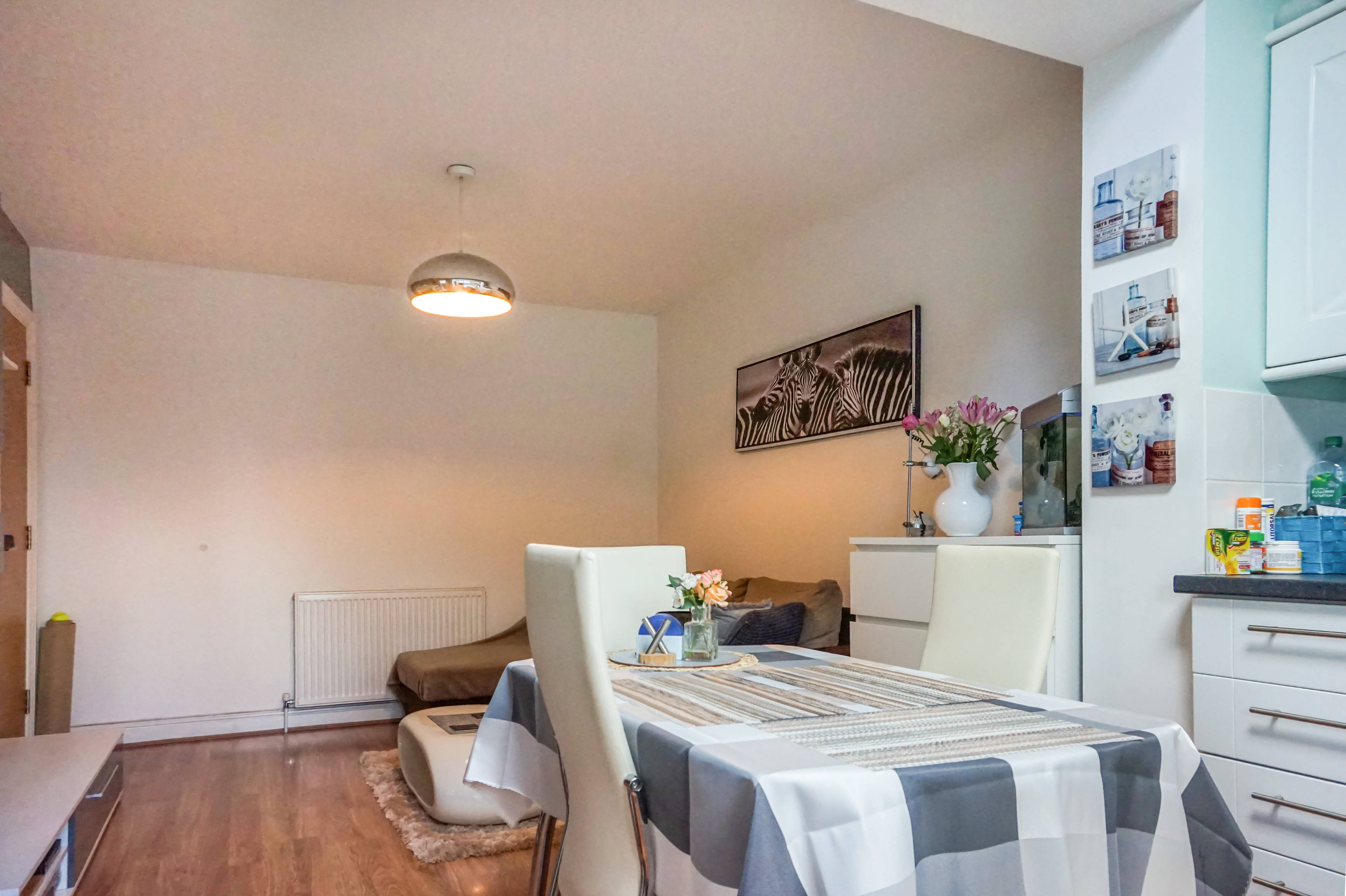 Lounge/Dining Room
