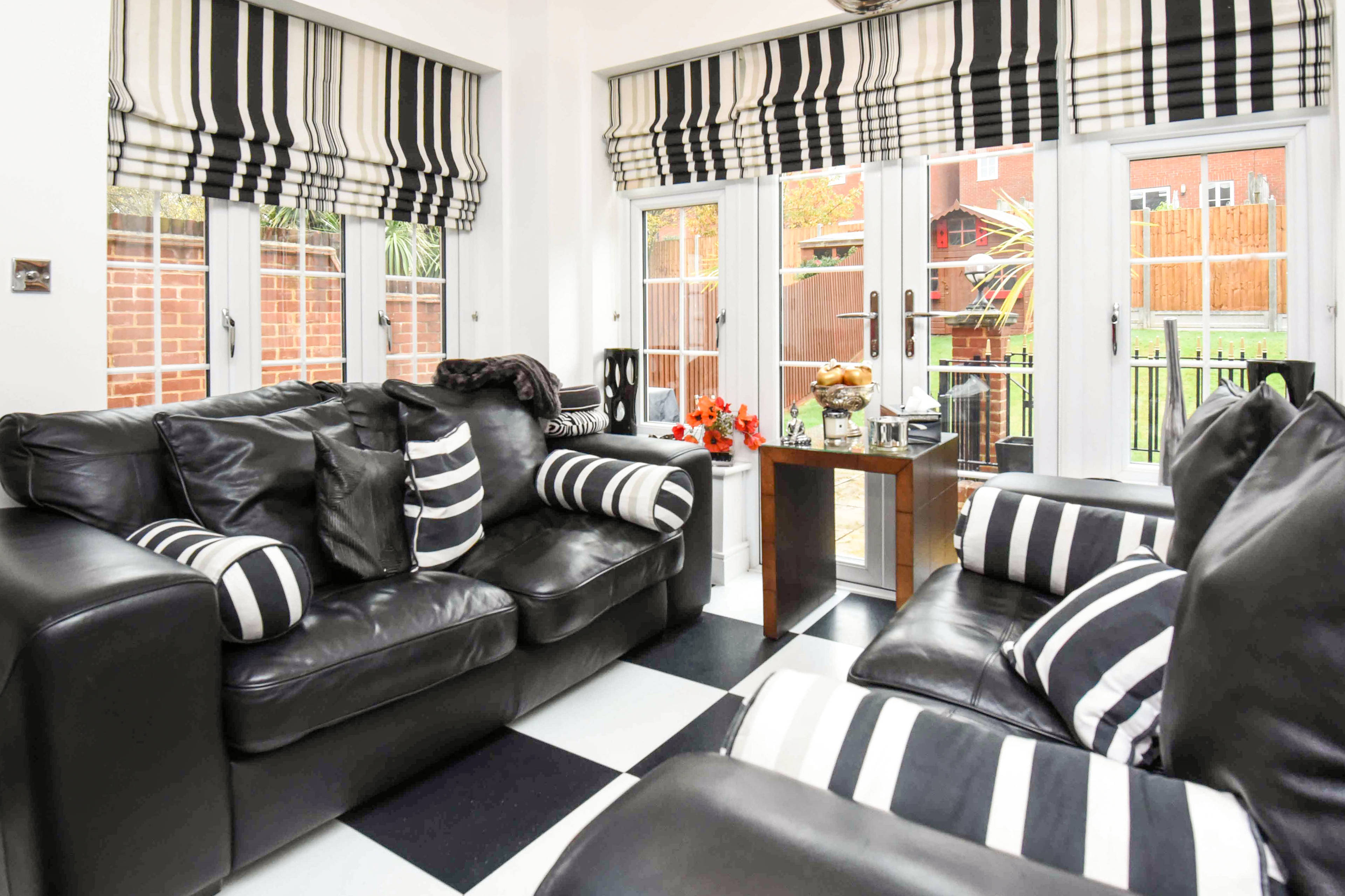 Lounge / Kitchen