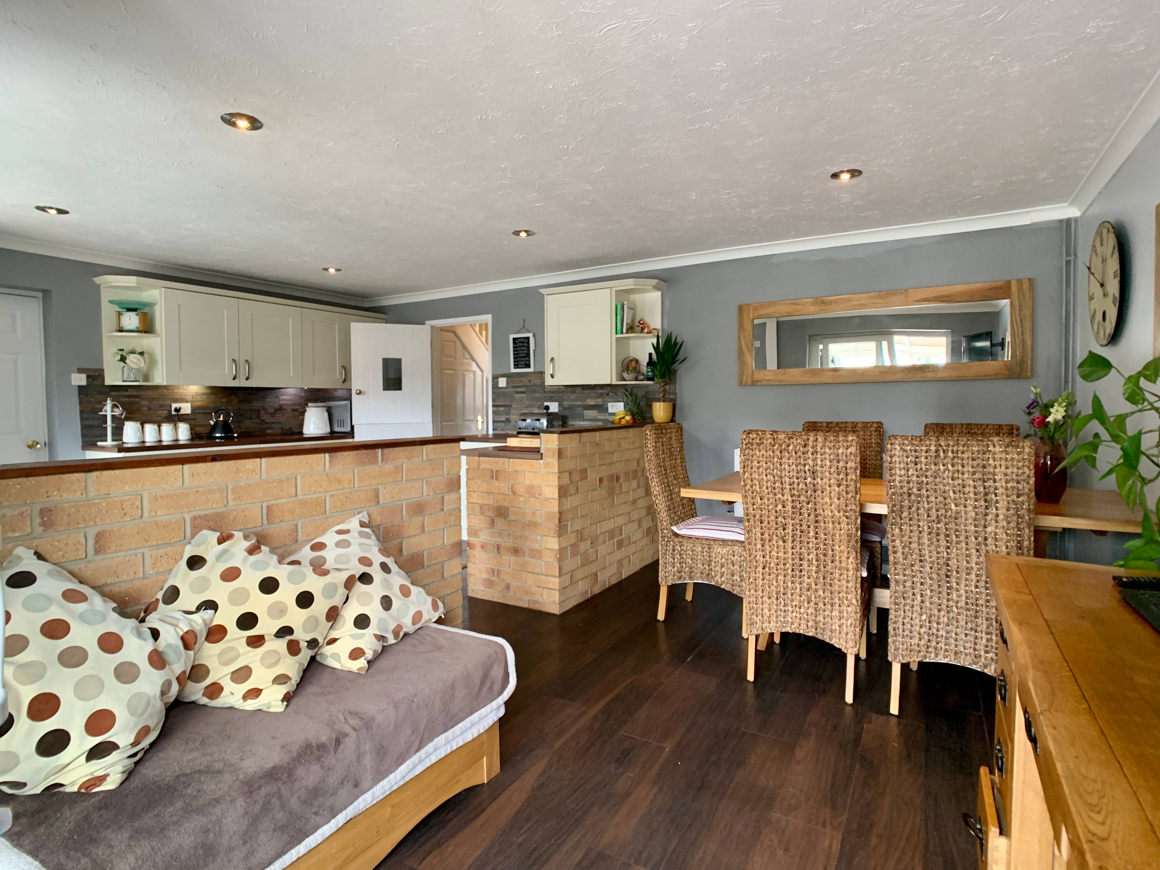 Kitchen/Dining Room