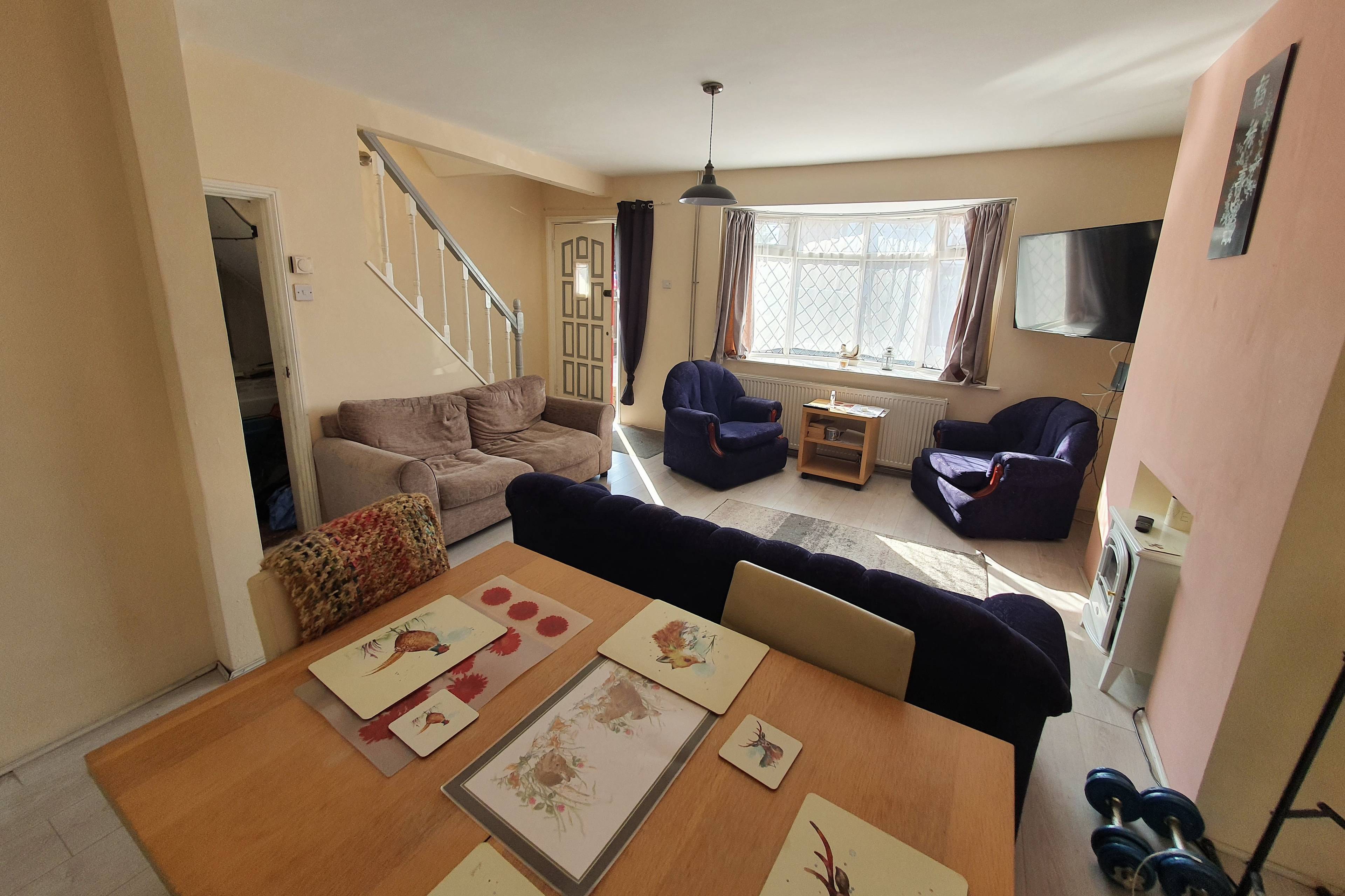 Lounge/Dining Room