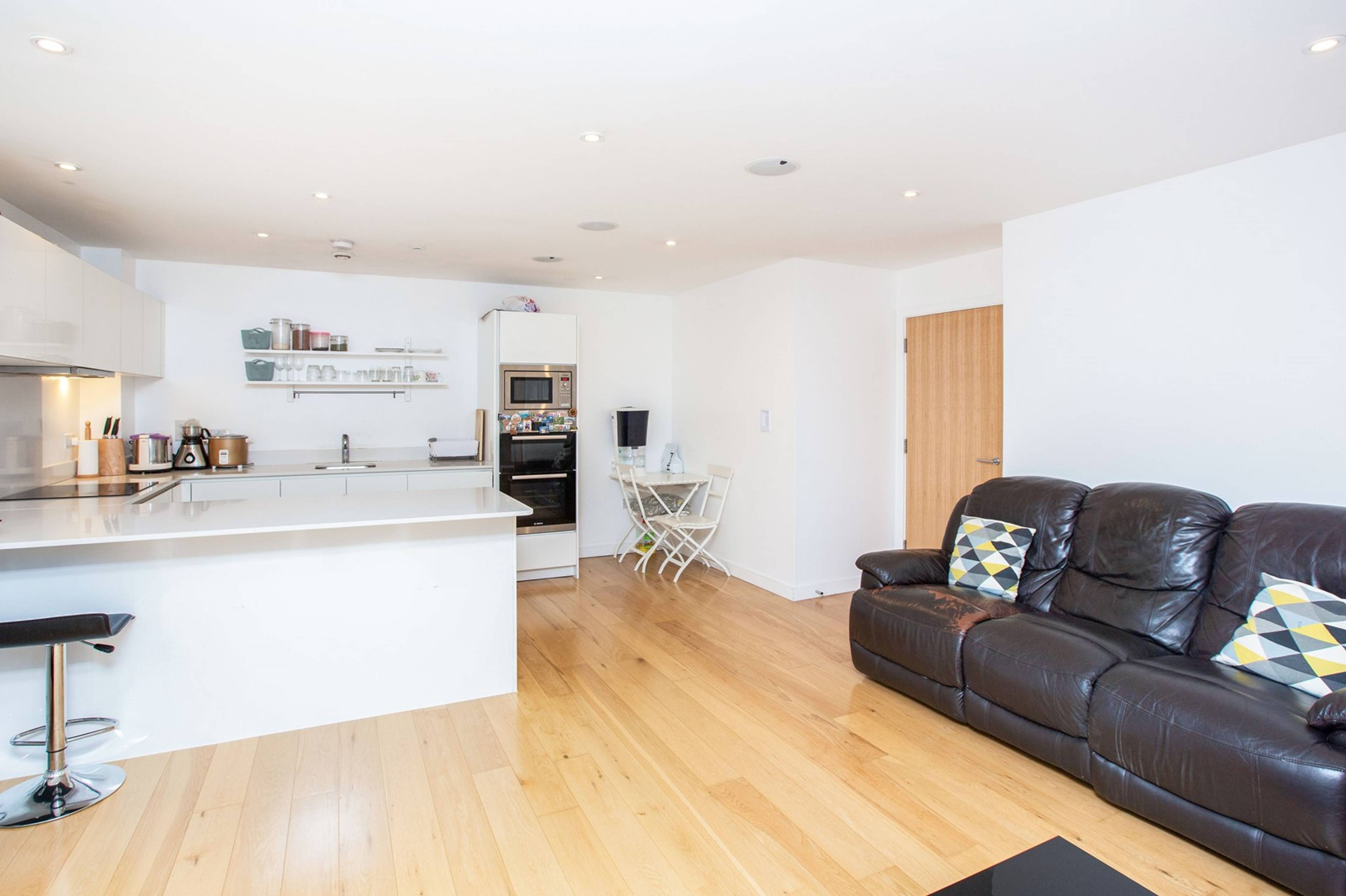 Lounge / Kitchen