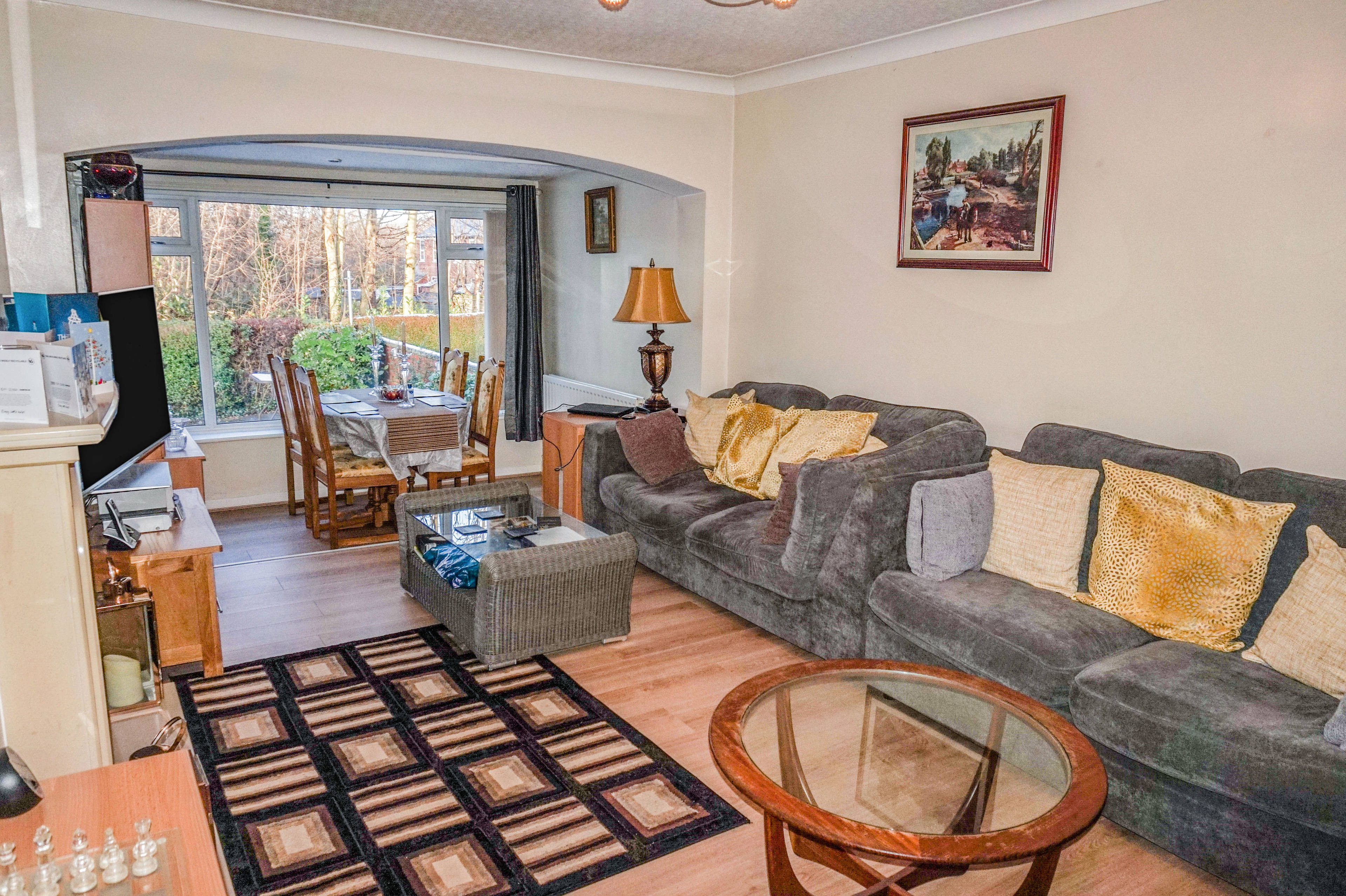 Lounge/Dining Room