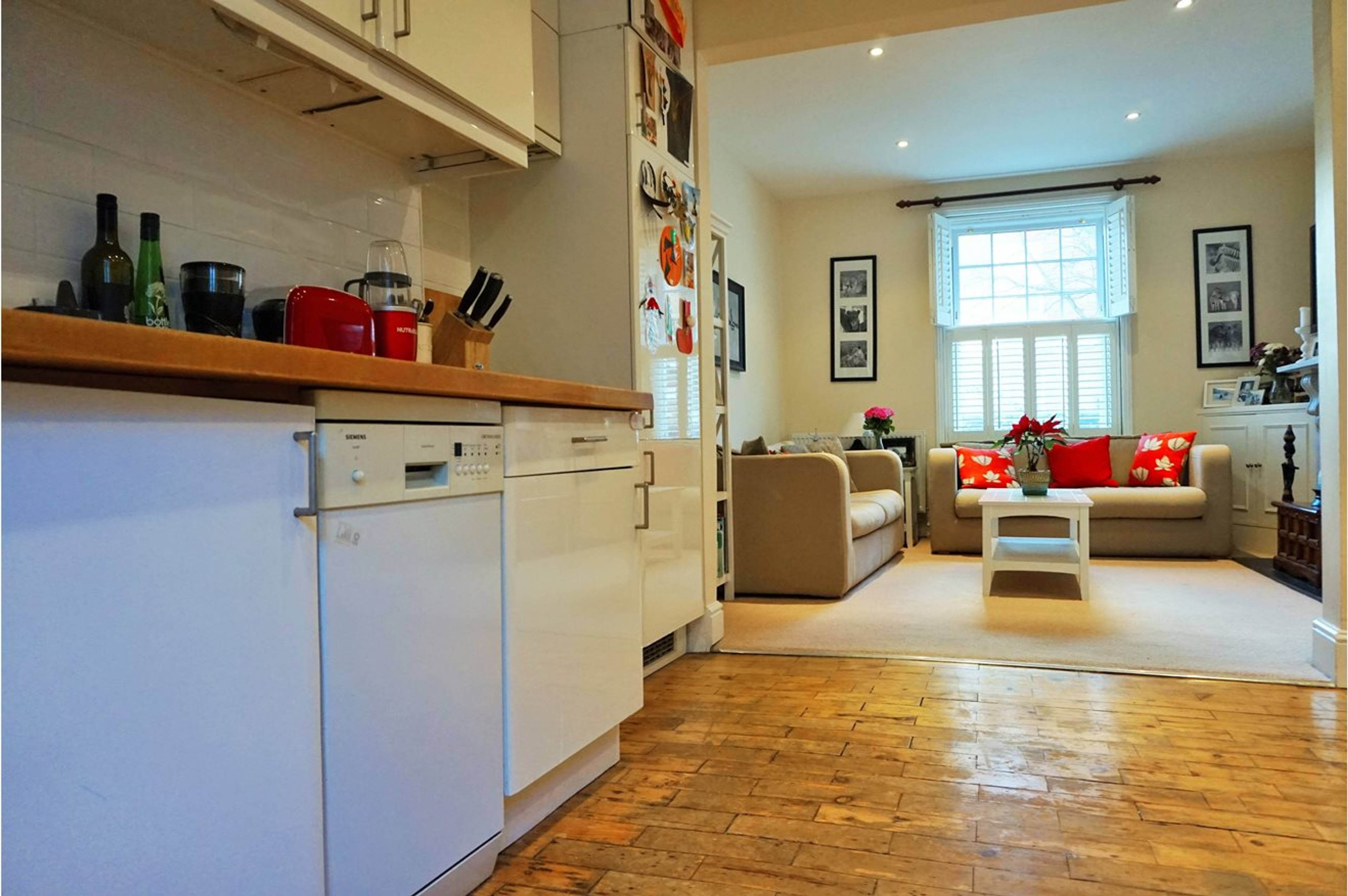 Lounge / Kitchen