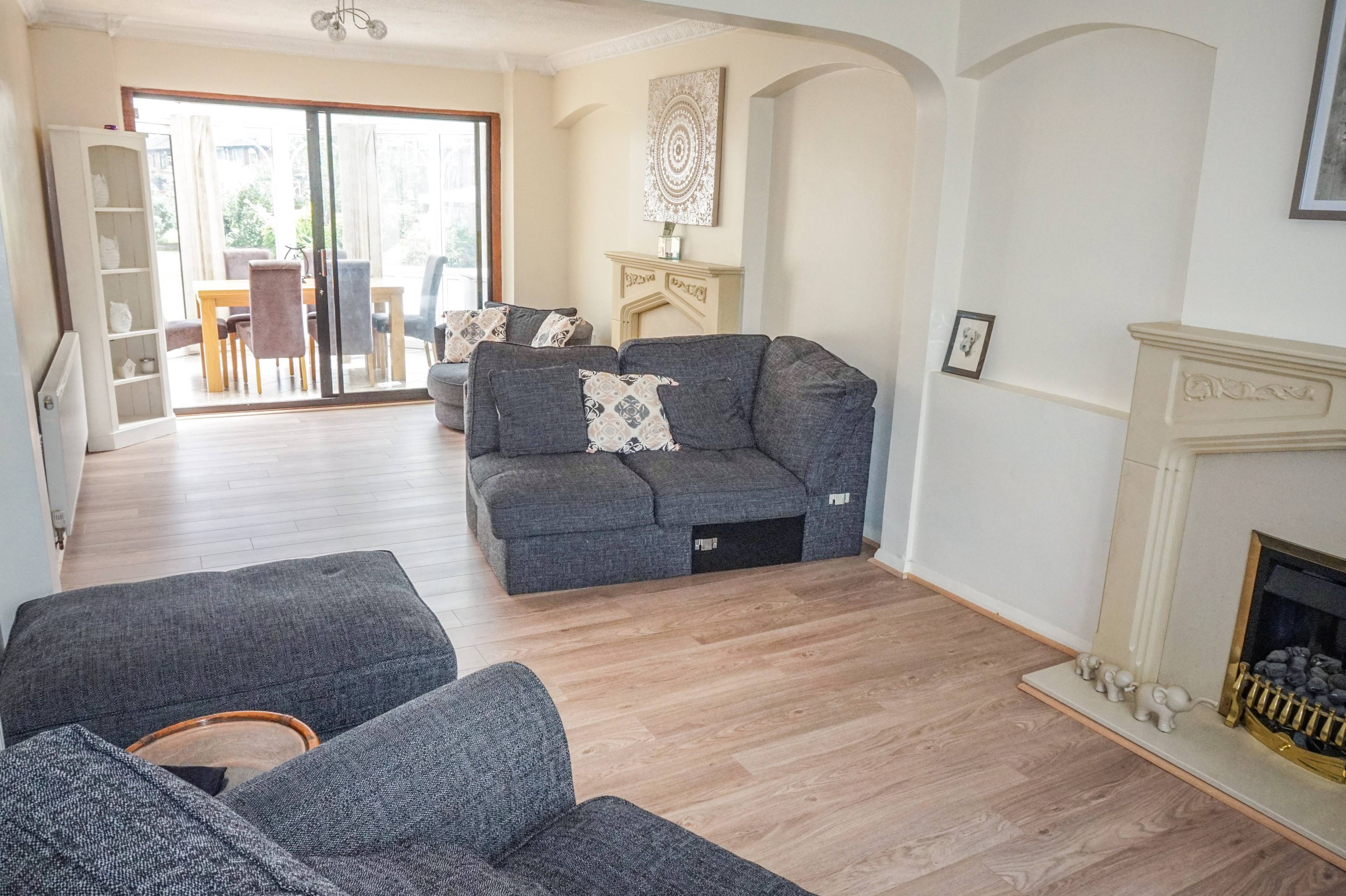 Lounge/Dining Room