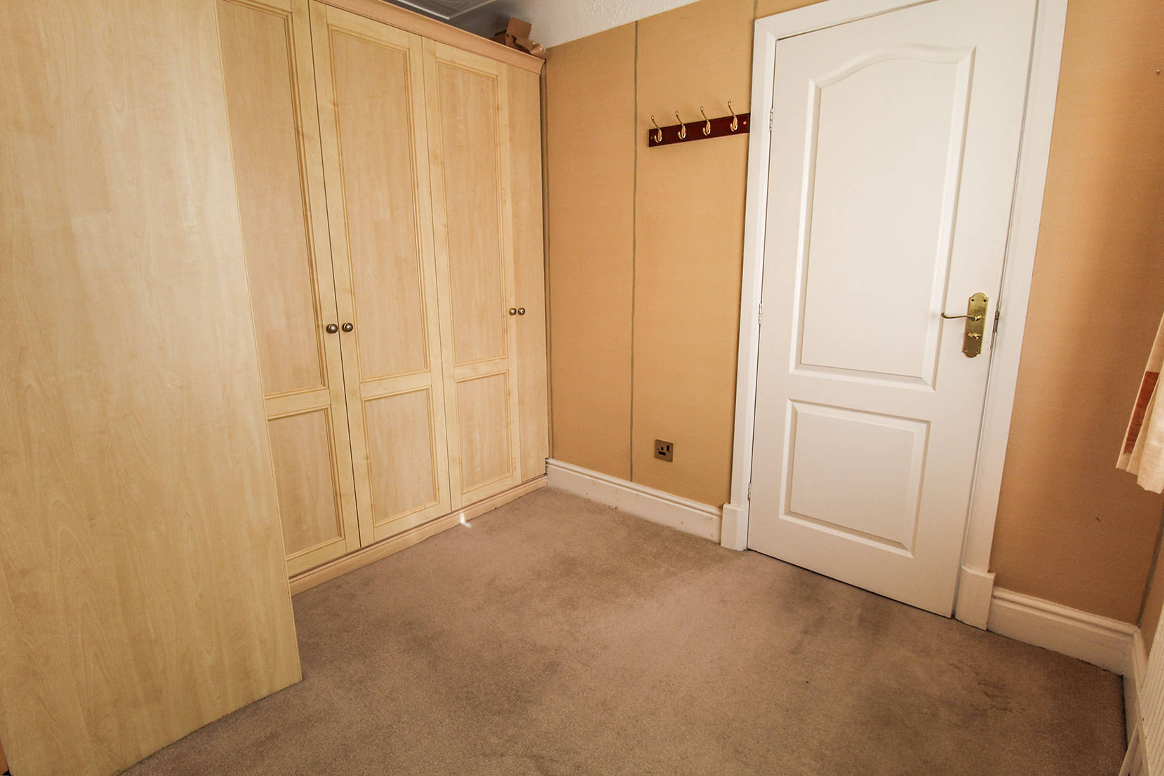 Walk-in Wardrobe