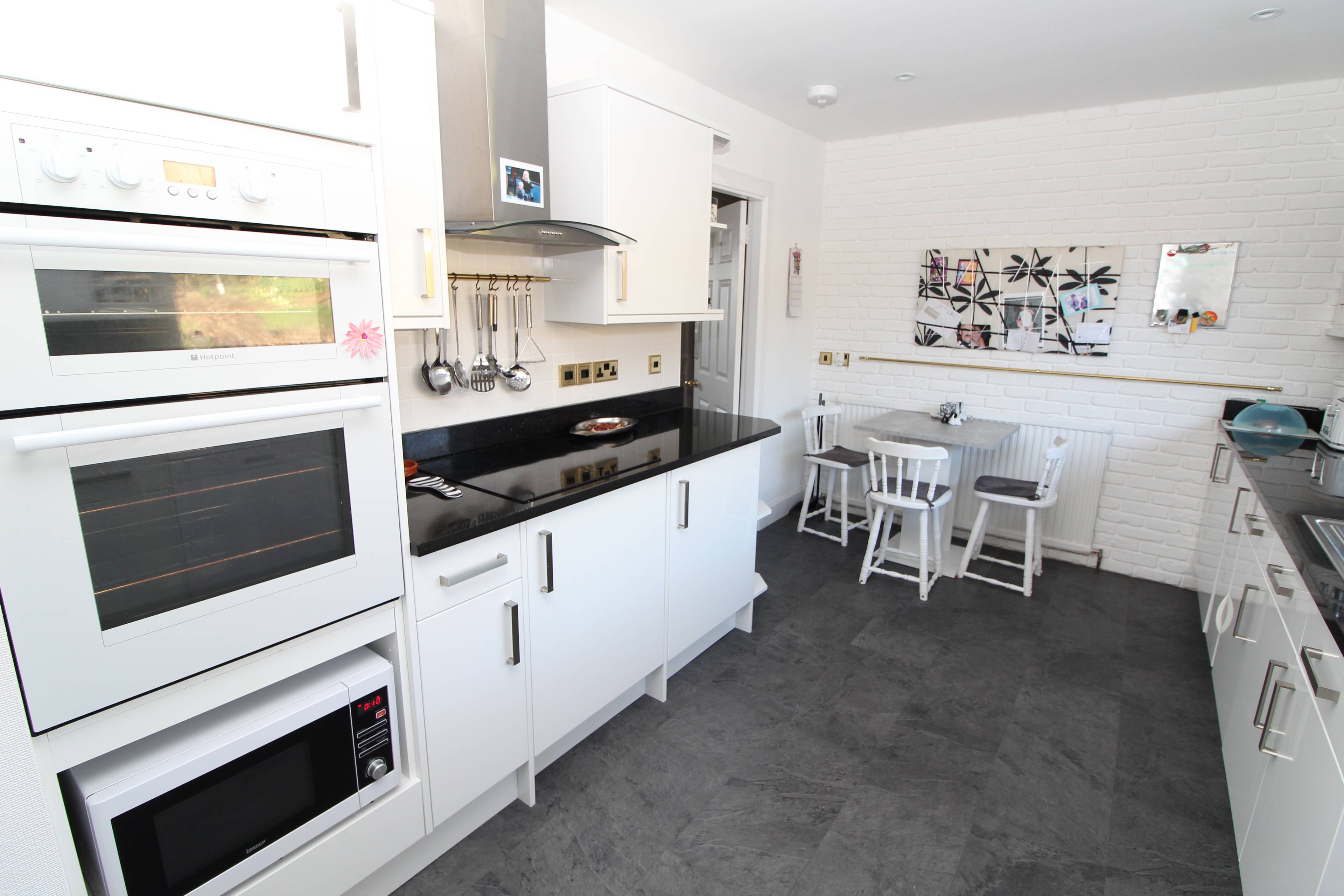 Kitchen/Breakfast