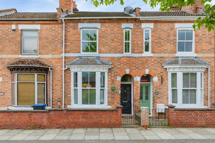 2 bedroom terraced house
