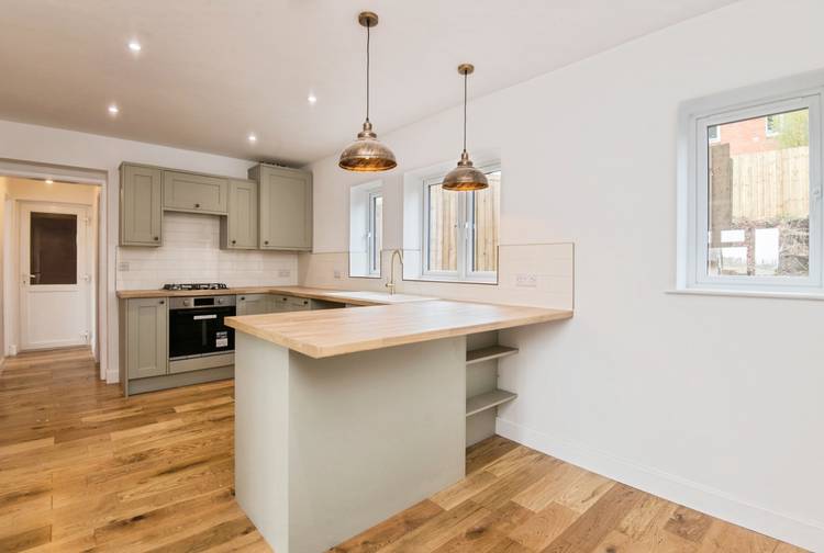 4 bedroom terraced house