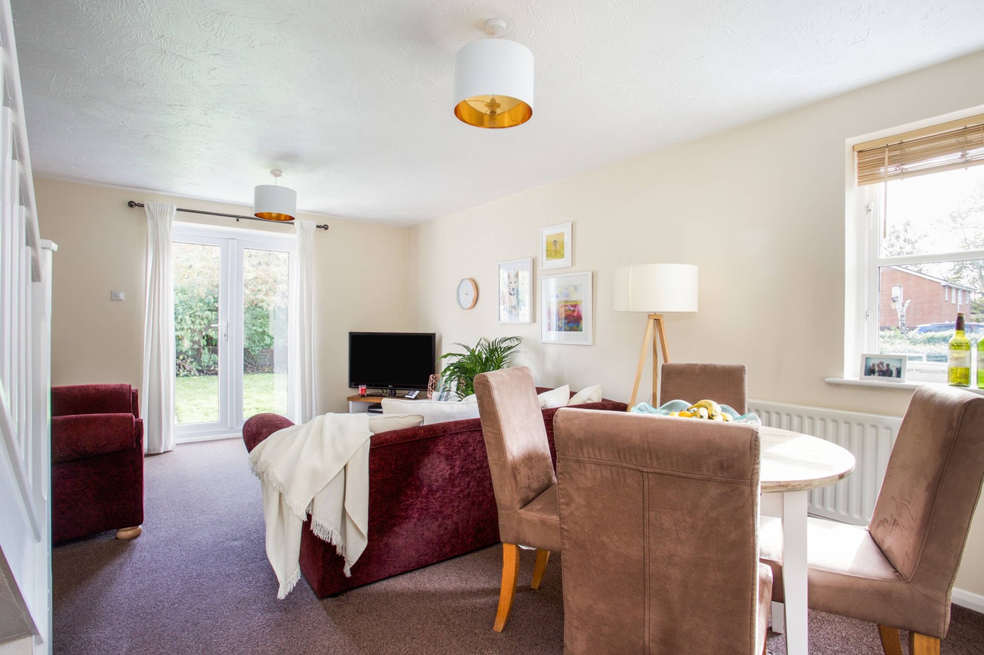 Lounge/Dining Room