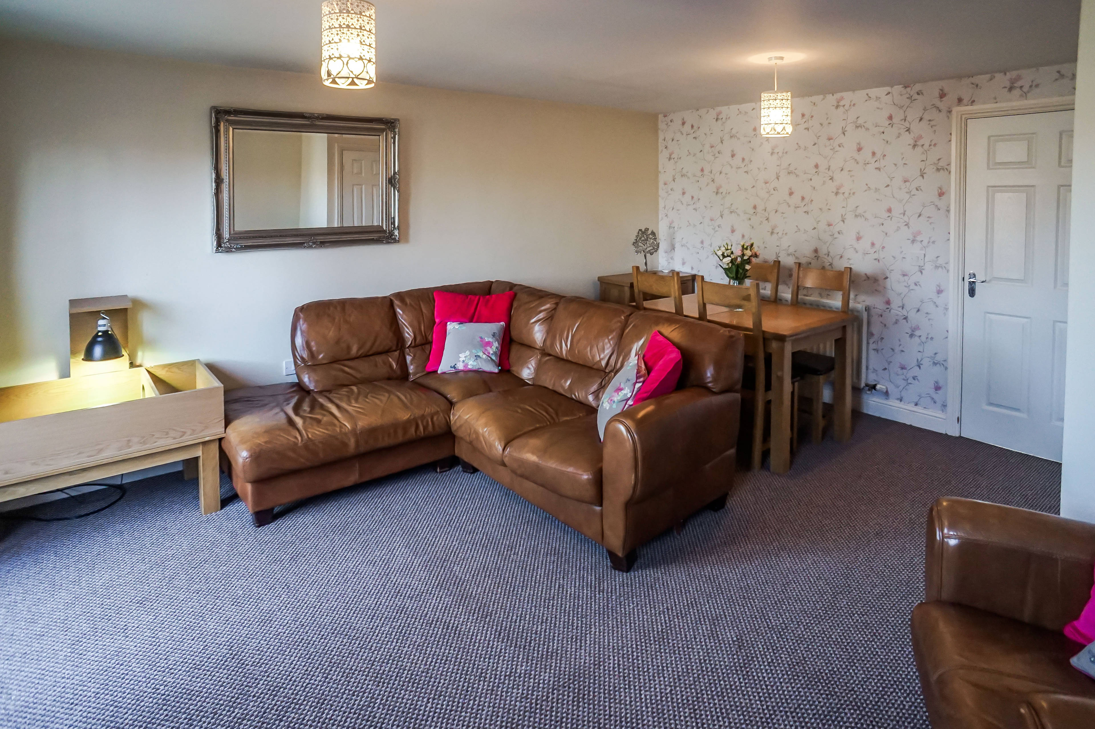 Lounge/Dining Room