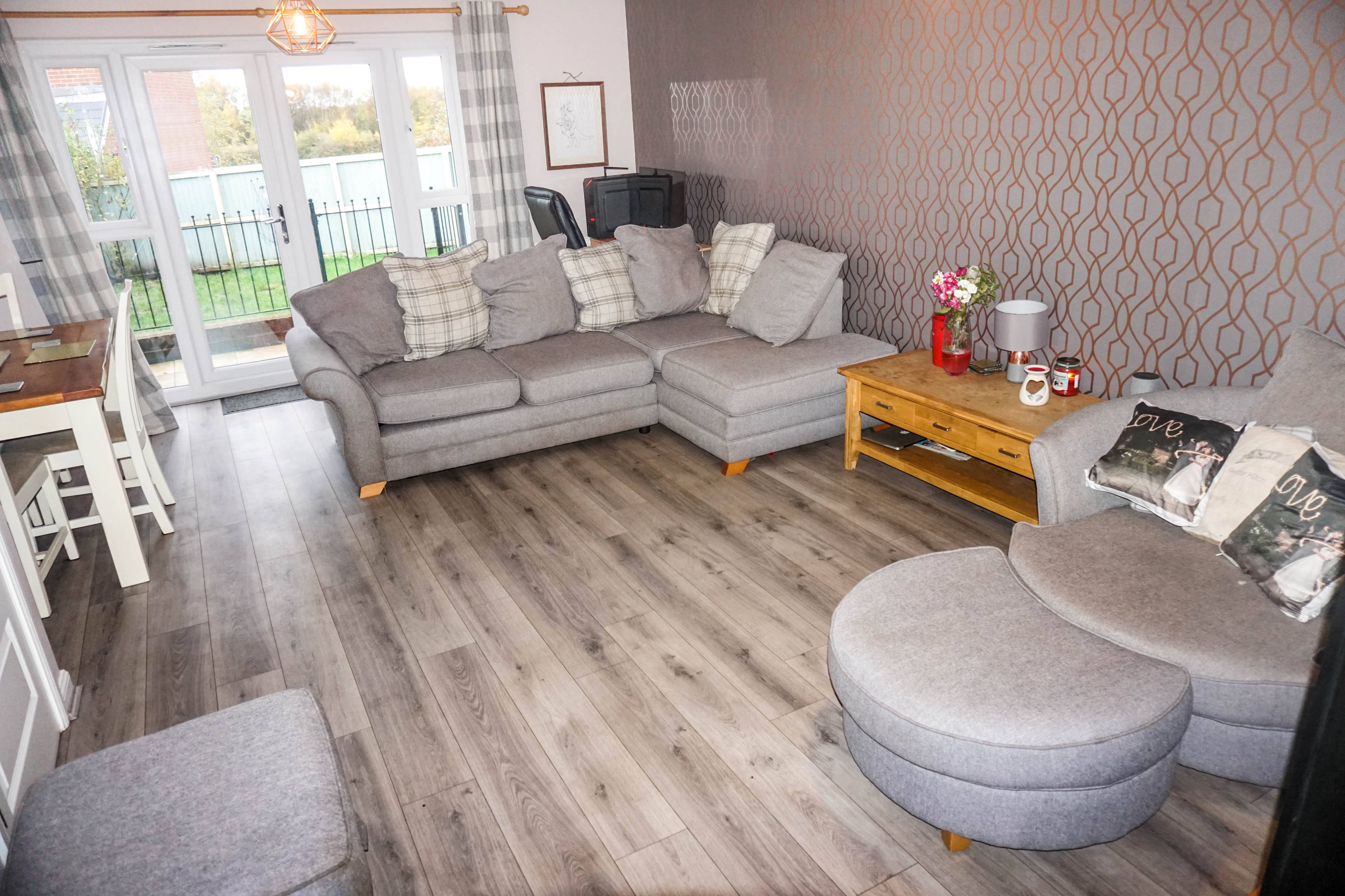 Lounge/Dining Room