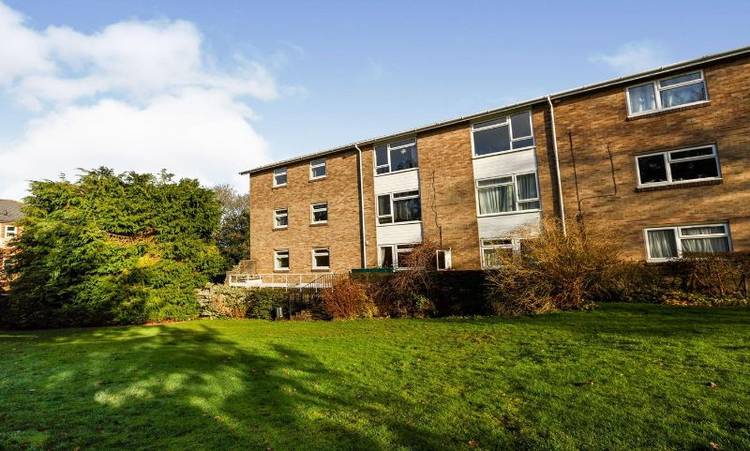 3 bedroom ground floor flat