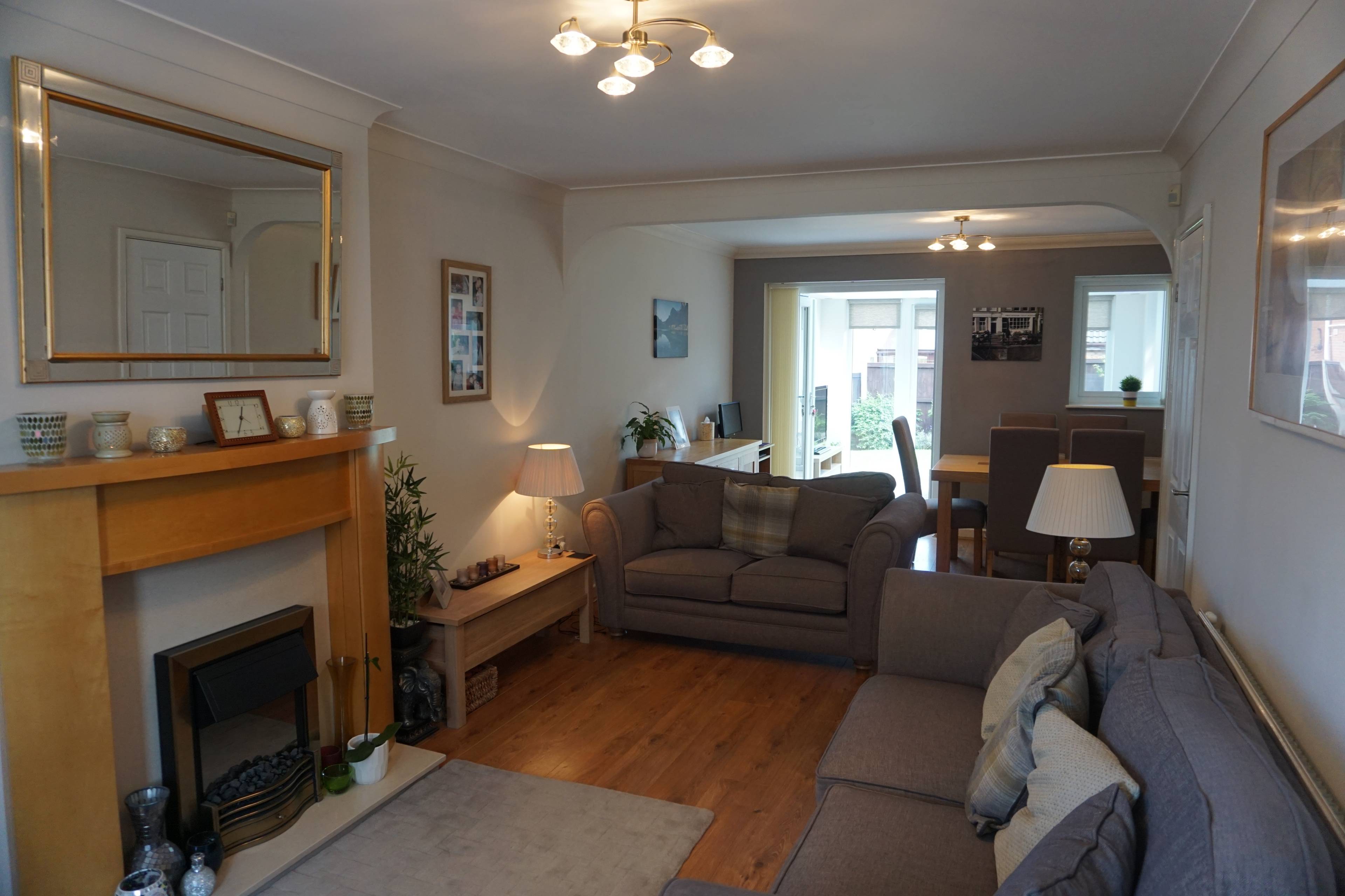 Lounge/Dining Room