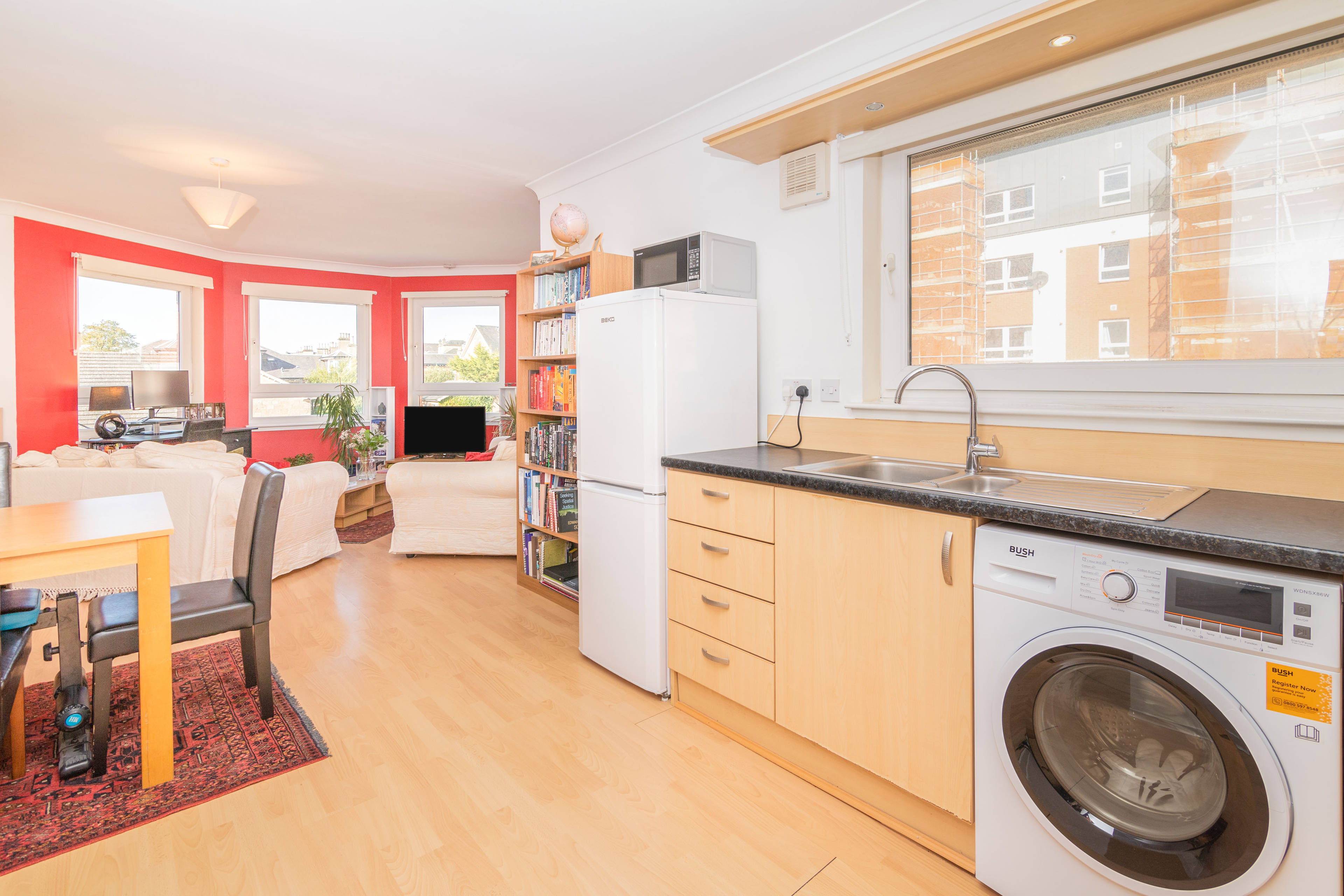 Lounge / Kitchen