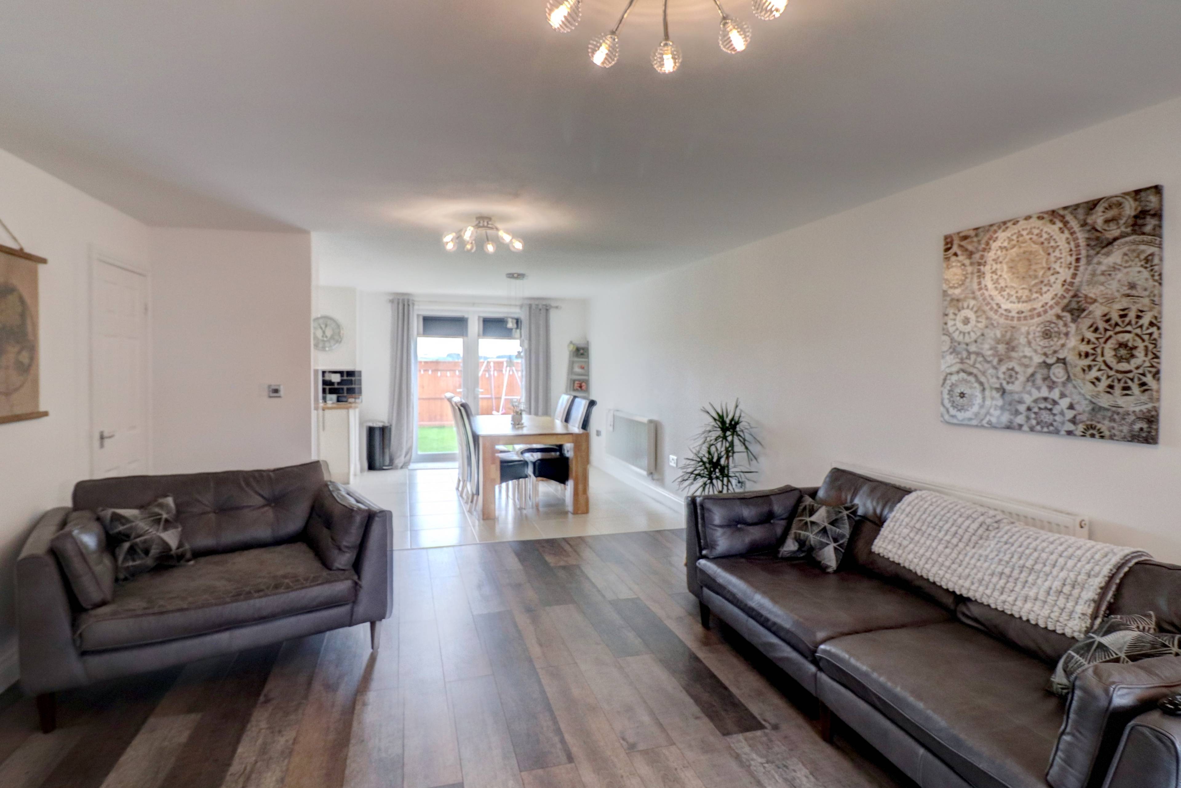 Lounge/Dining Room
