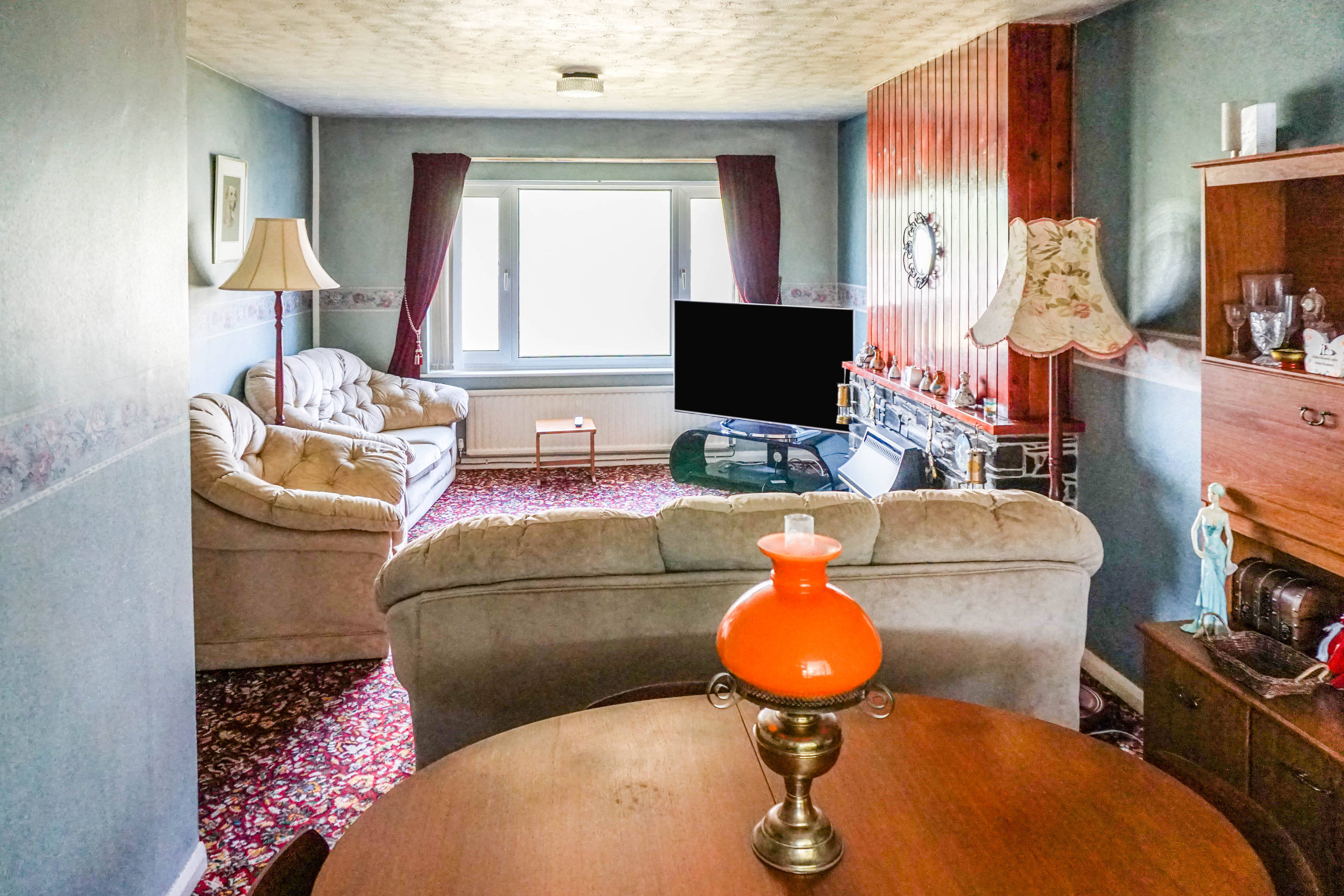 Lounge/Dining Room