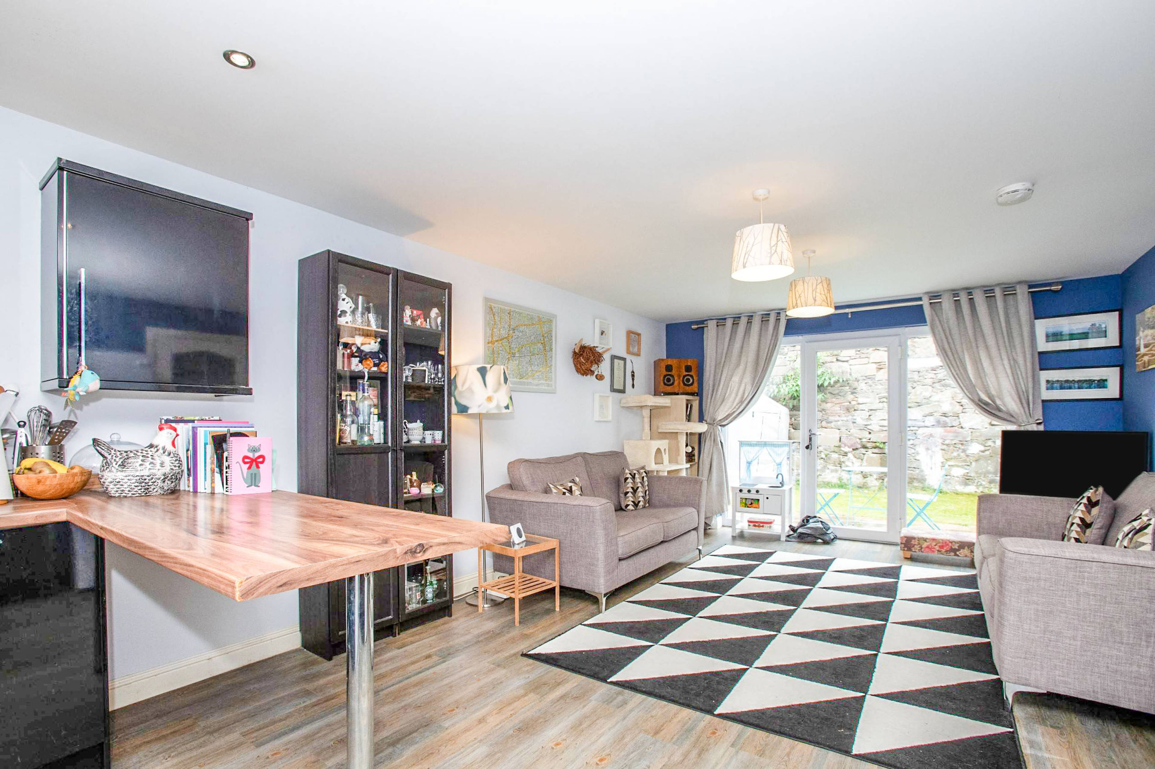 Lounge / Kitchen
