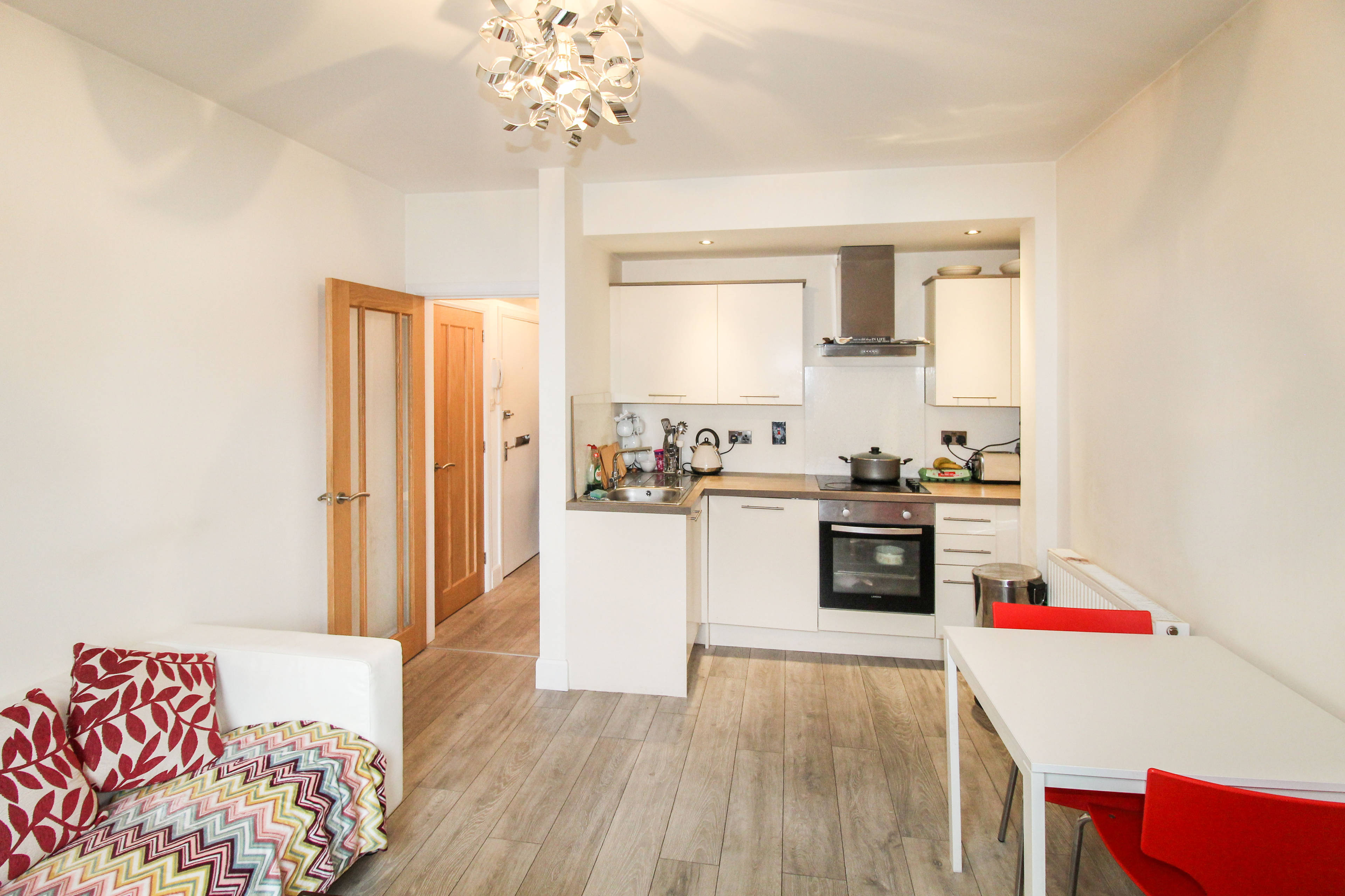 Lounge / Kitchen