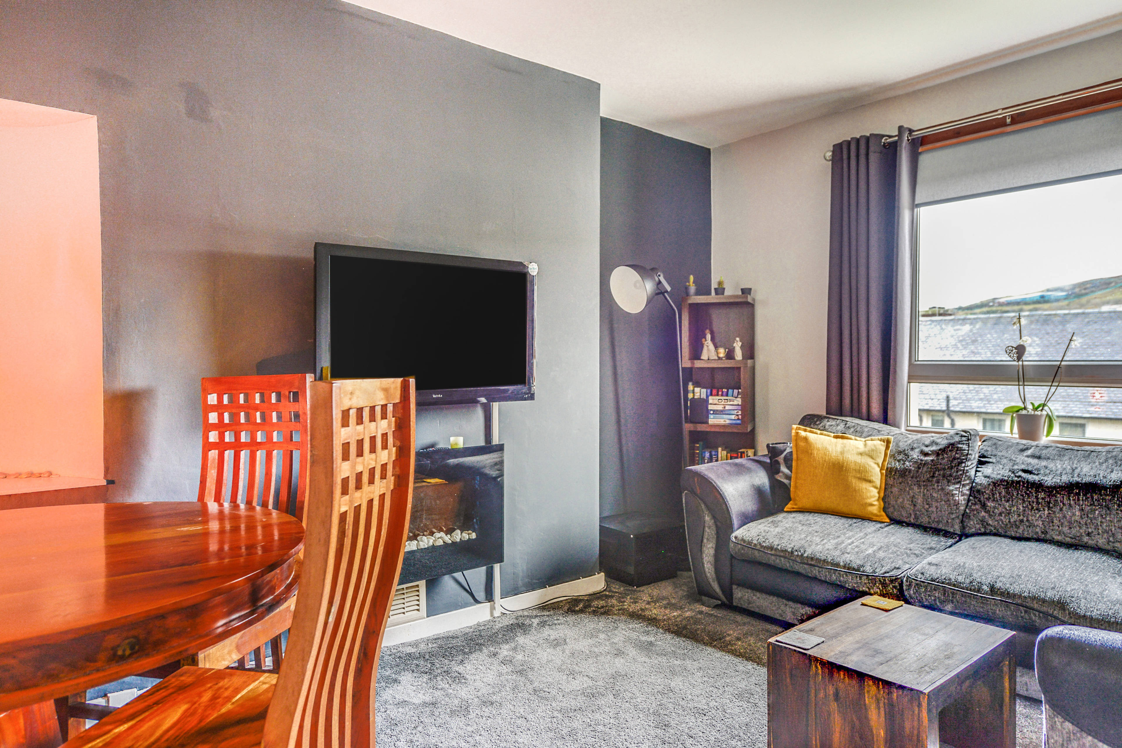 Lounge/Dining Room
