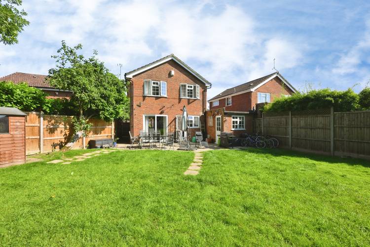 3 bedroom detached house