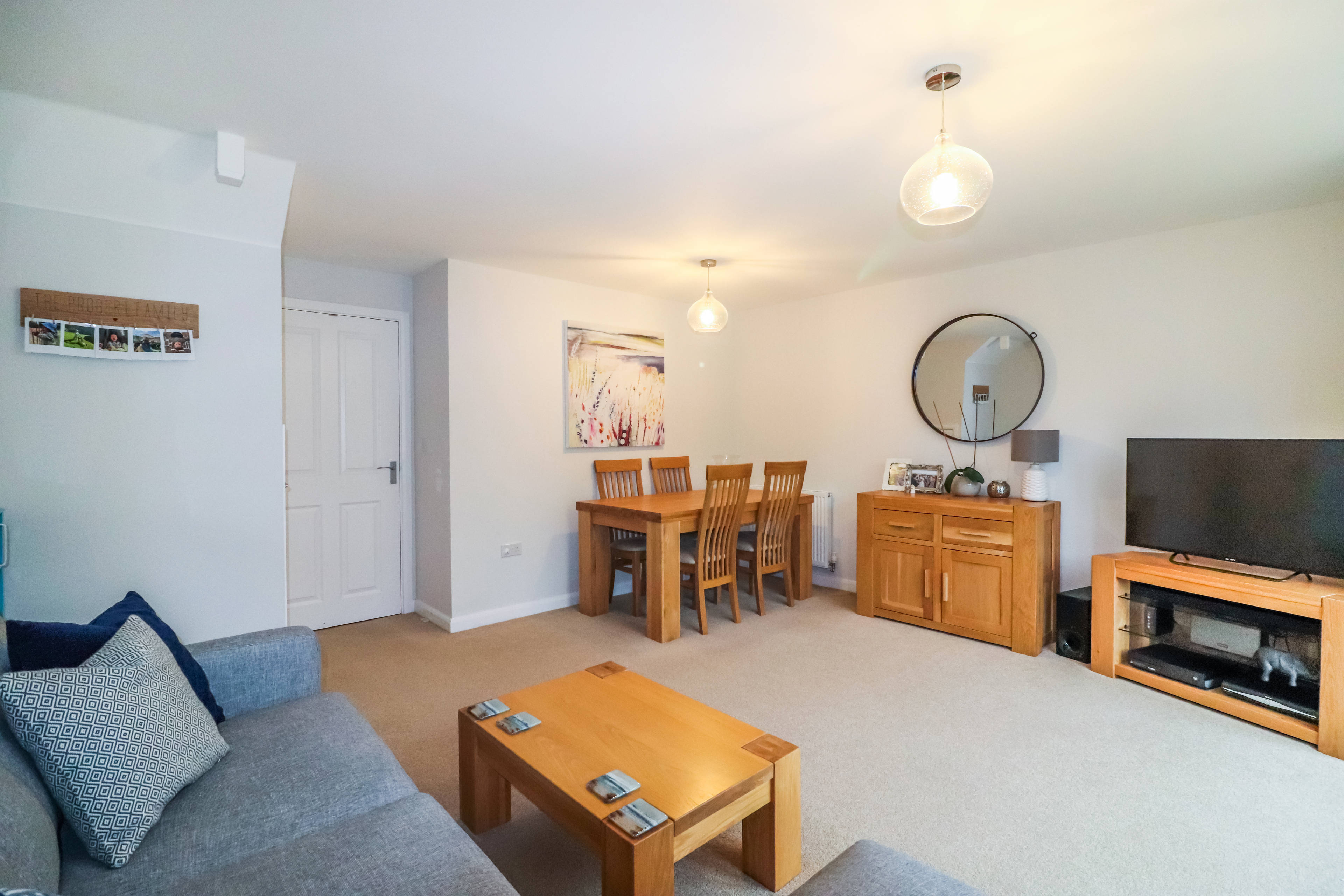 Lounge/Dining Room