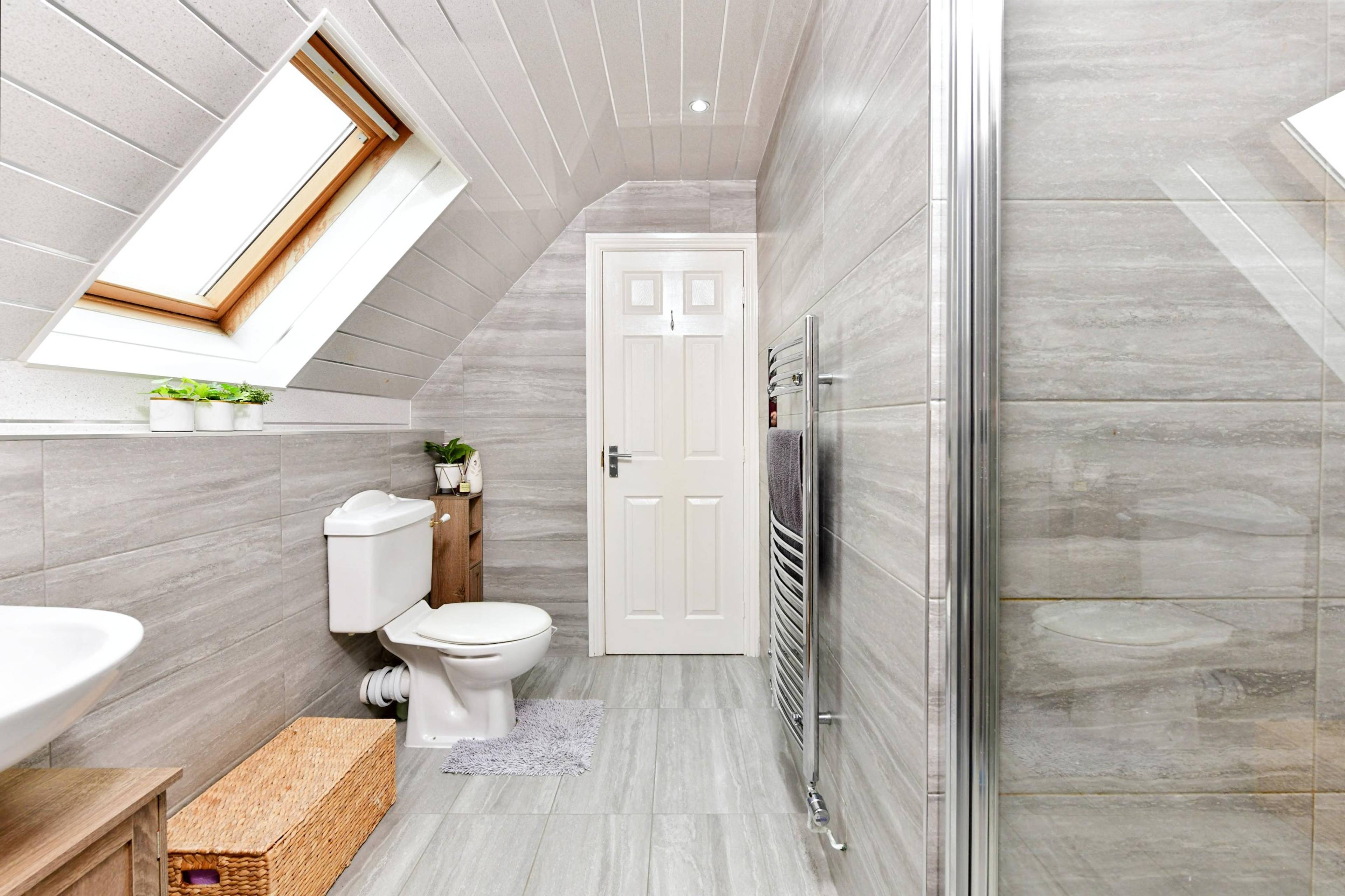 Jack & Jill En-suite