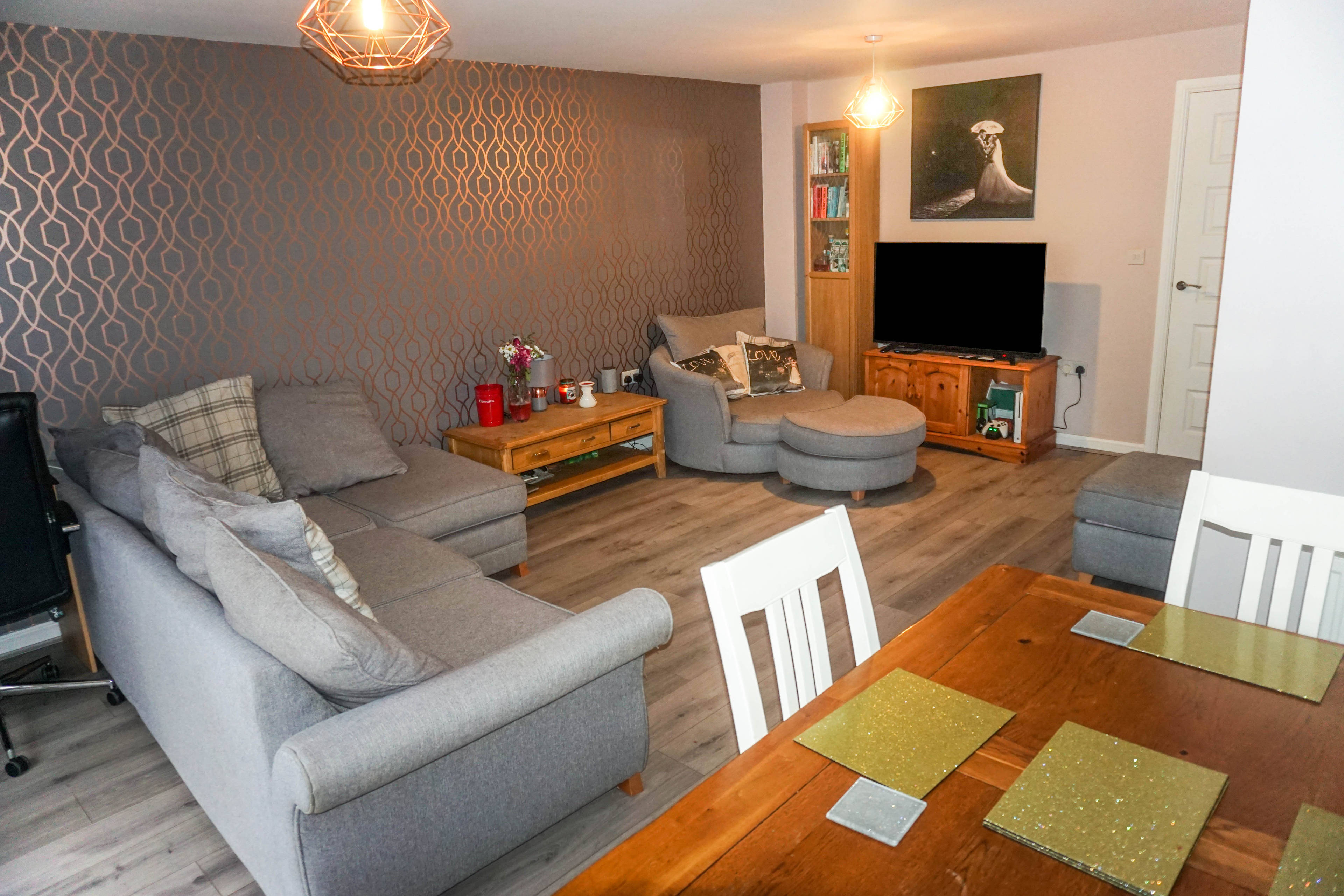 Lounge/Dining Room