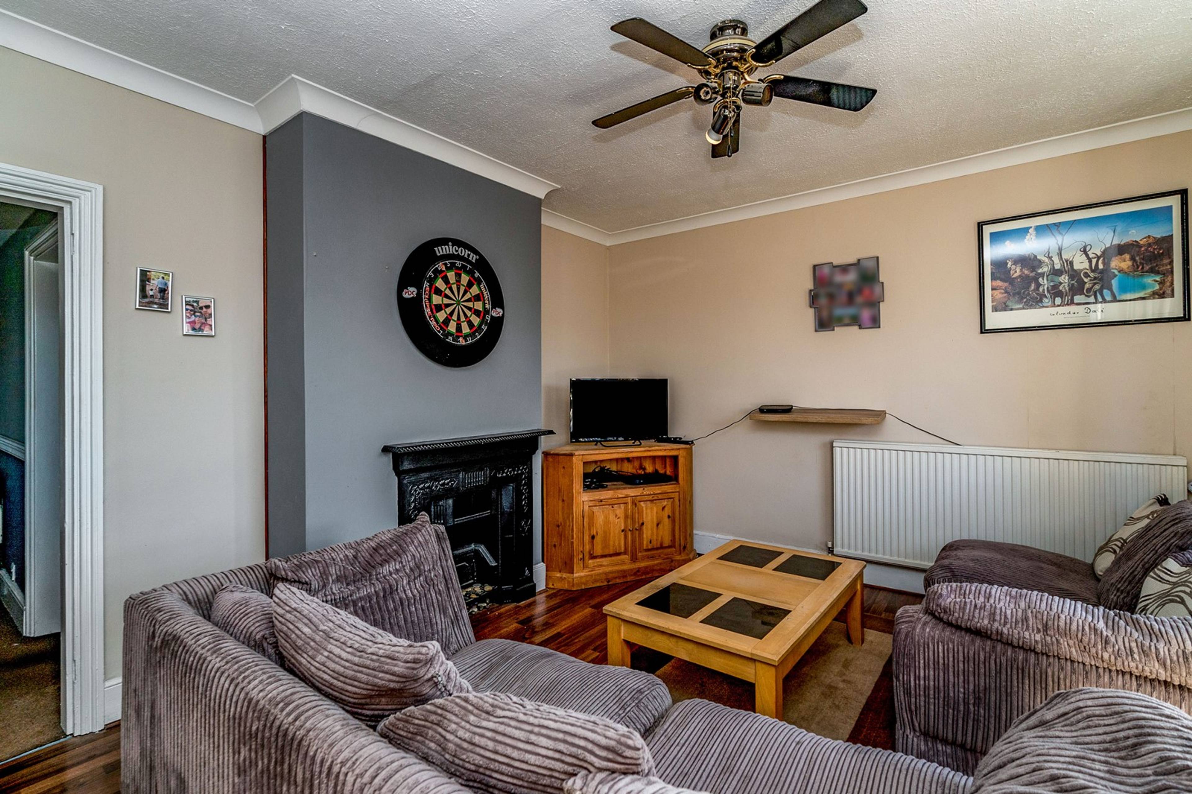 Lounge/Dining Room