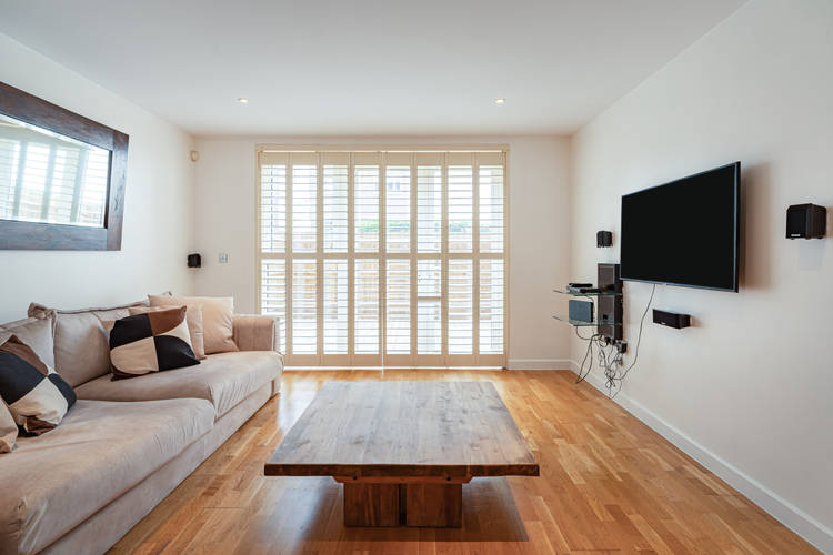 2 bedroom maisonette