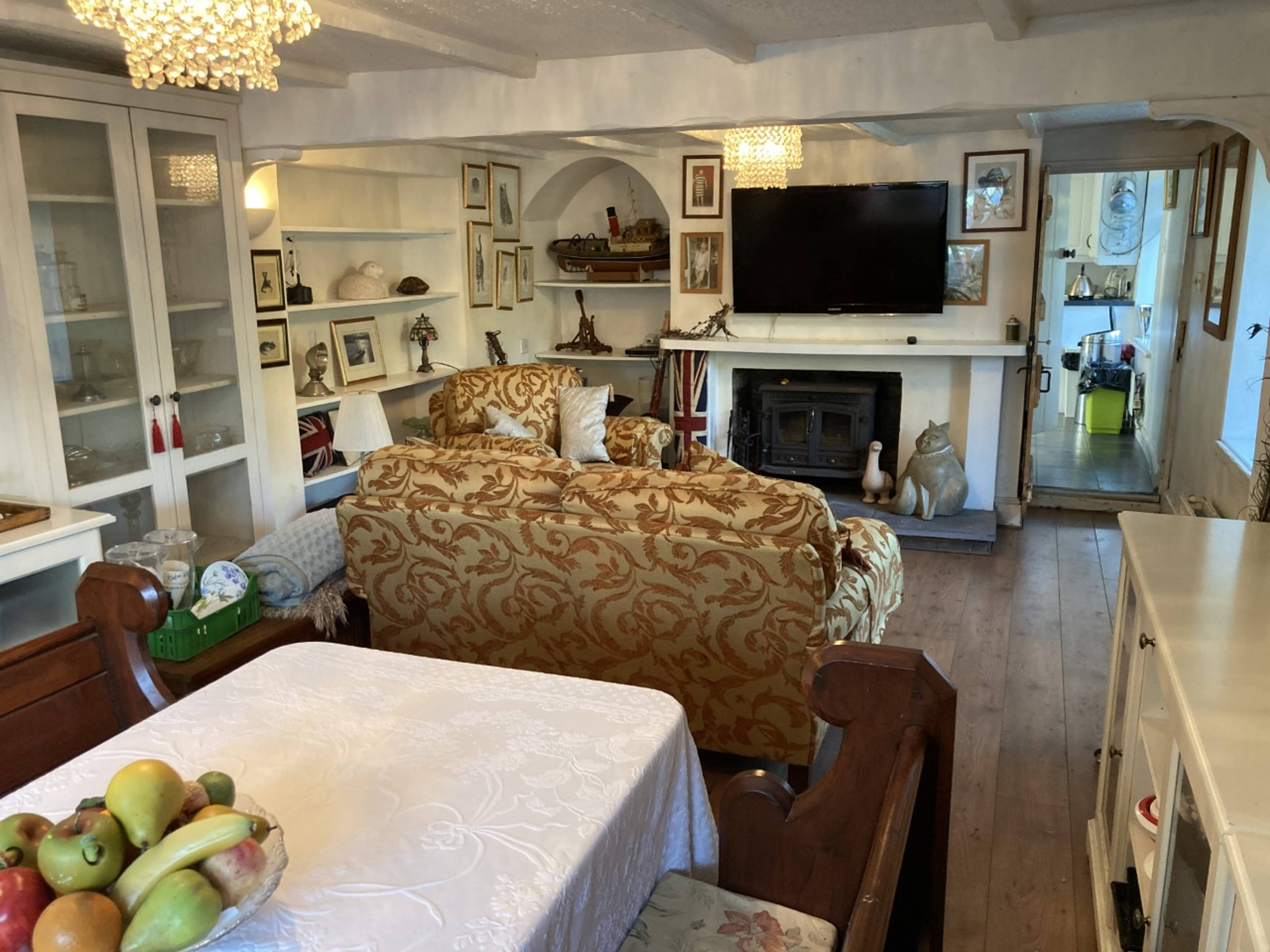Lounge/Dining Room