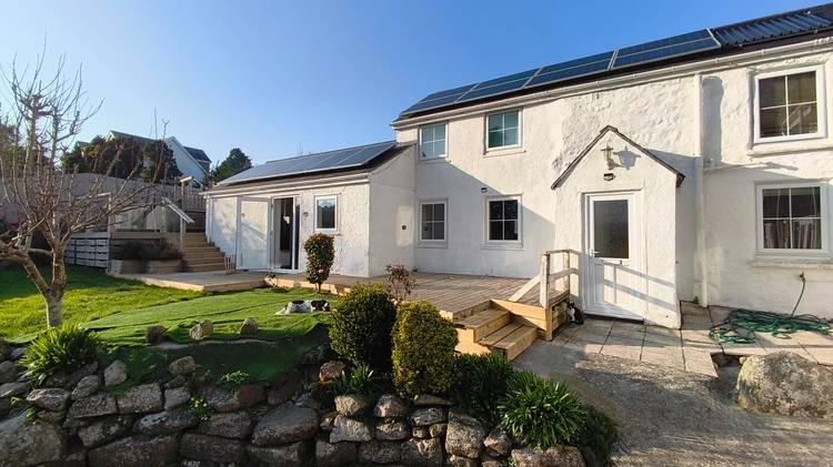 4 bedroom detached house