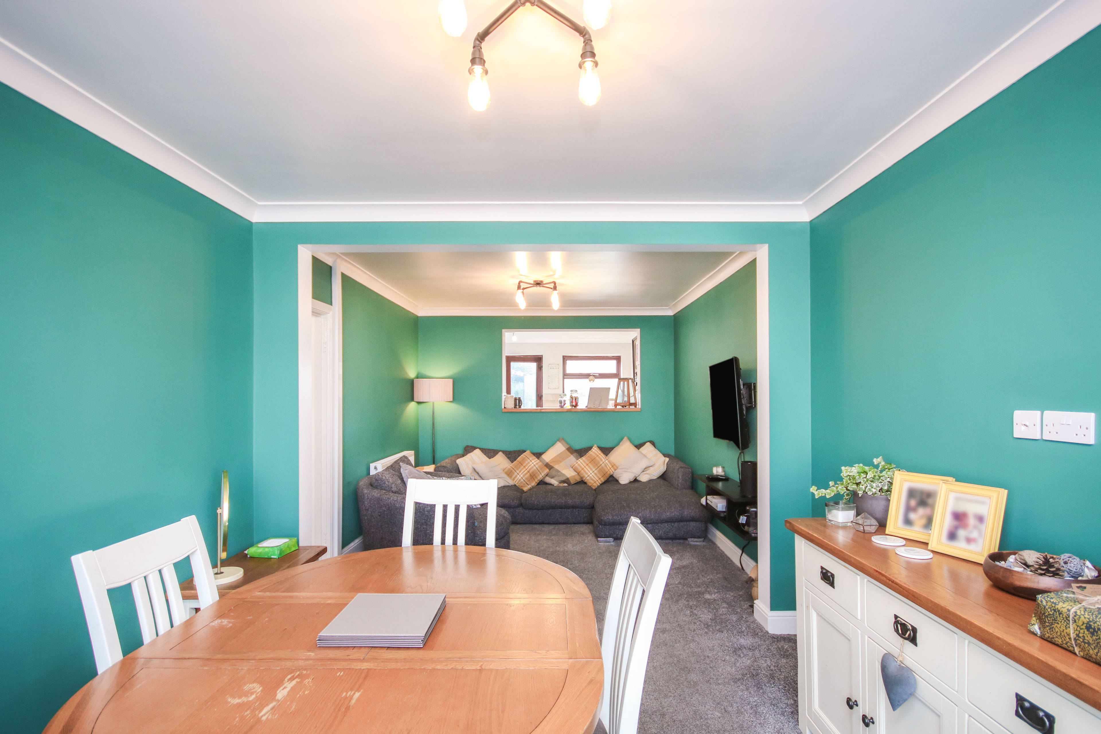 Lounge/Dining Room