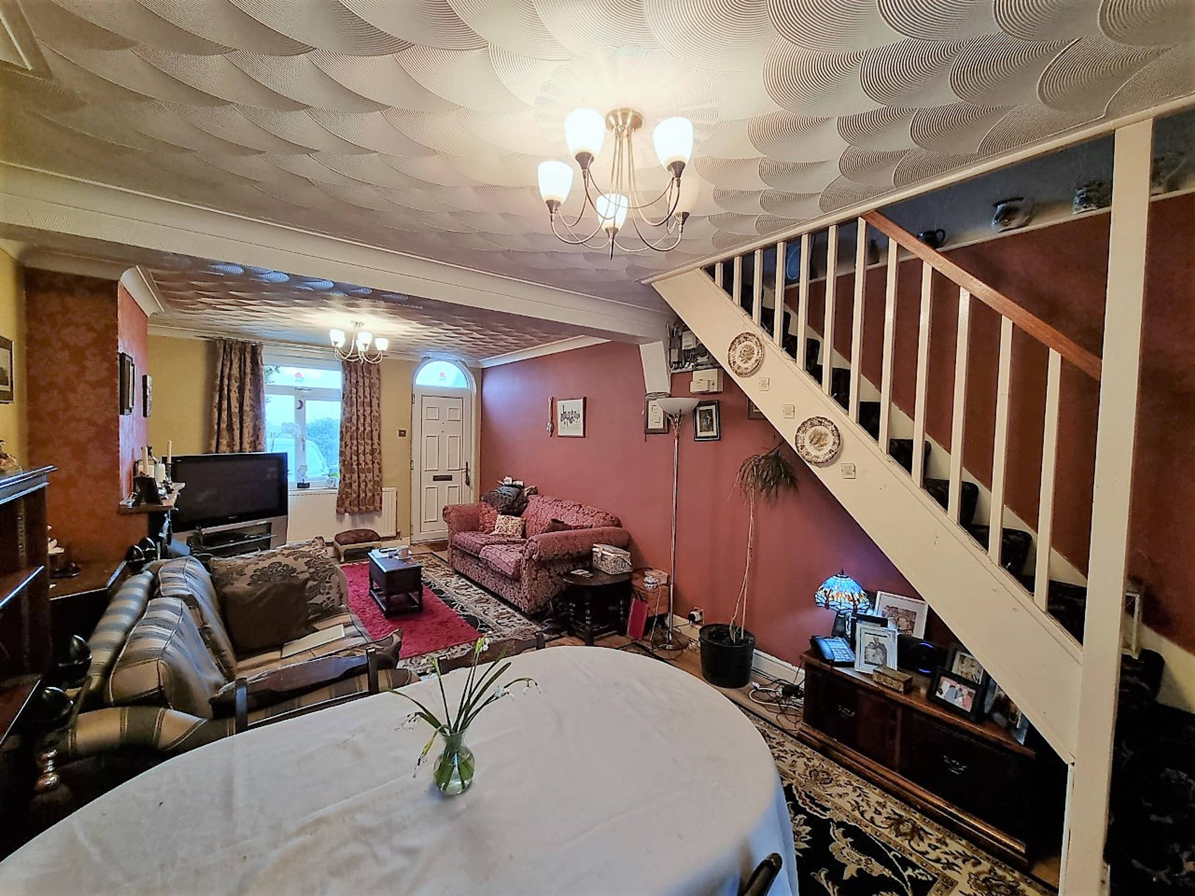 Lounge/Dining Room