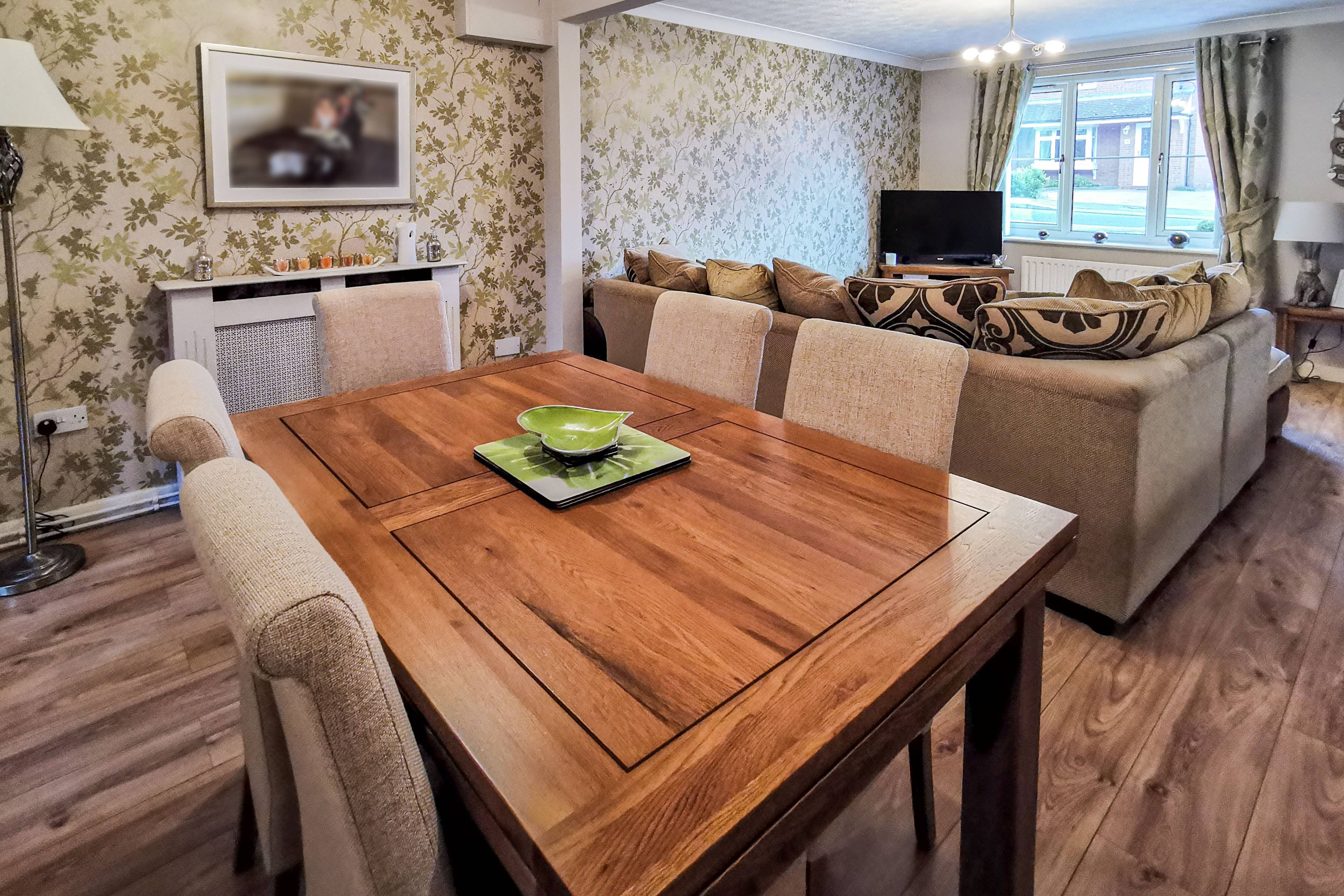 Lounge/Dining Room