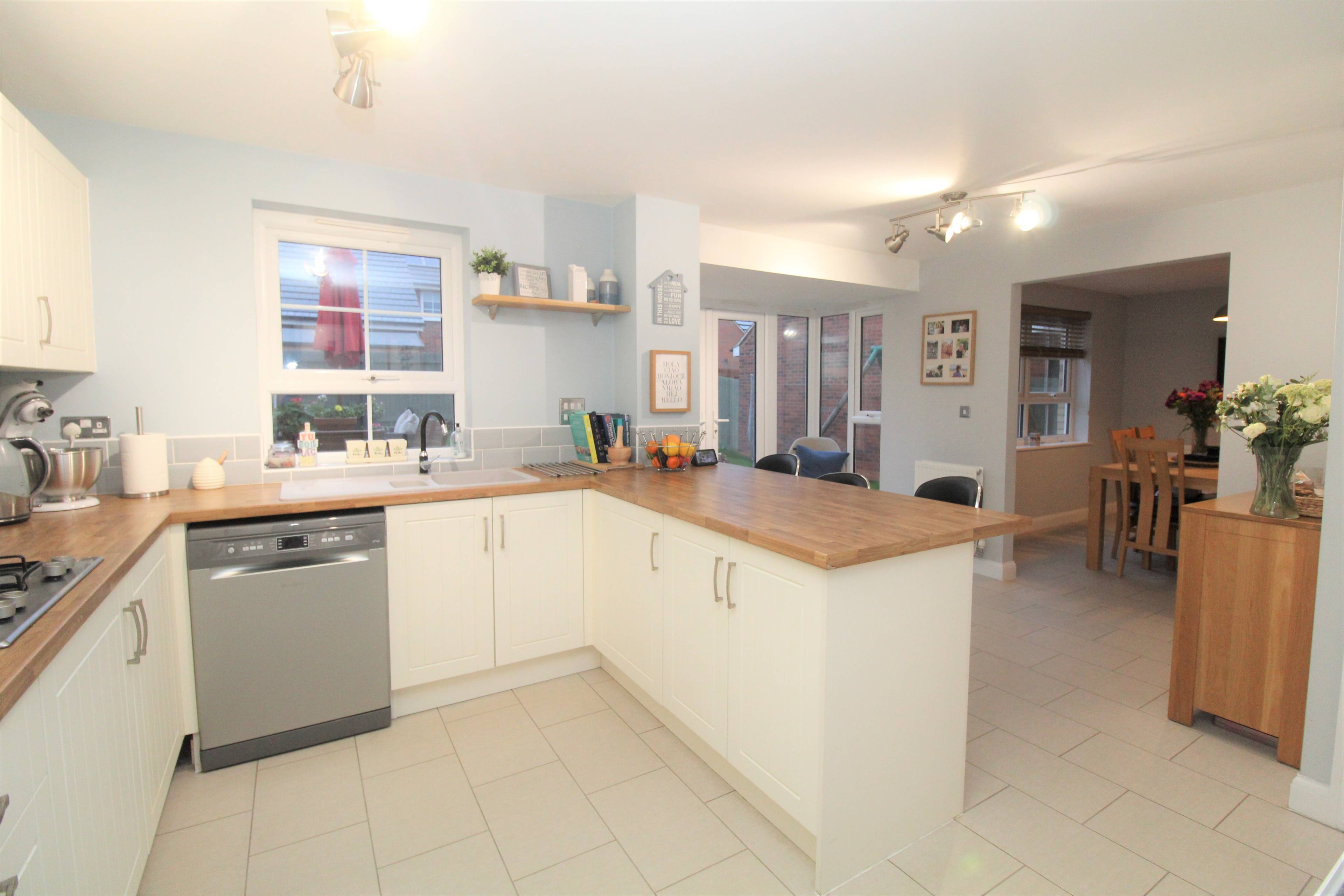 Kitchen/Breakfast