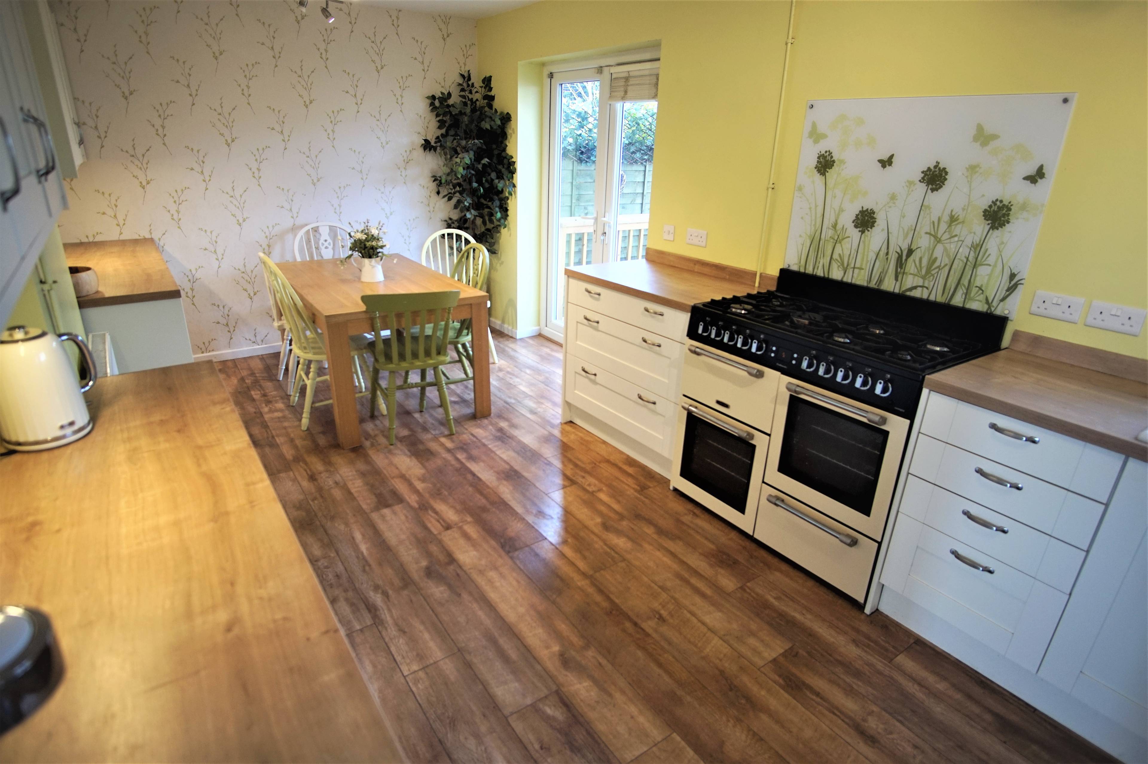 Kitchen/Dining Room