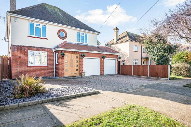 4 bedroom detached house