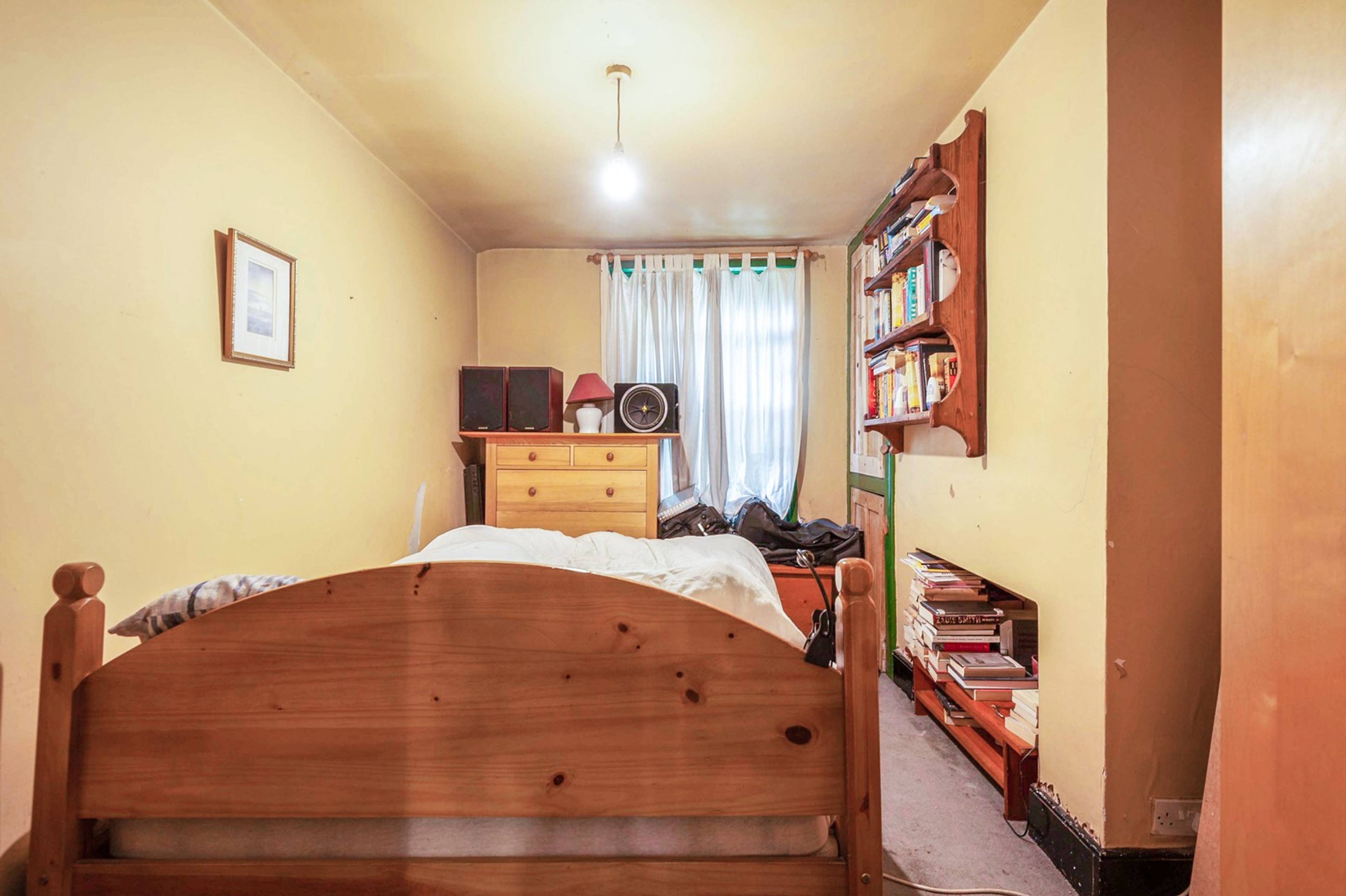Reception/Bedroom