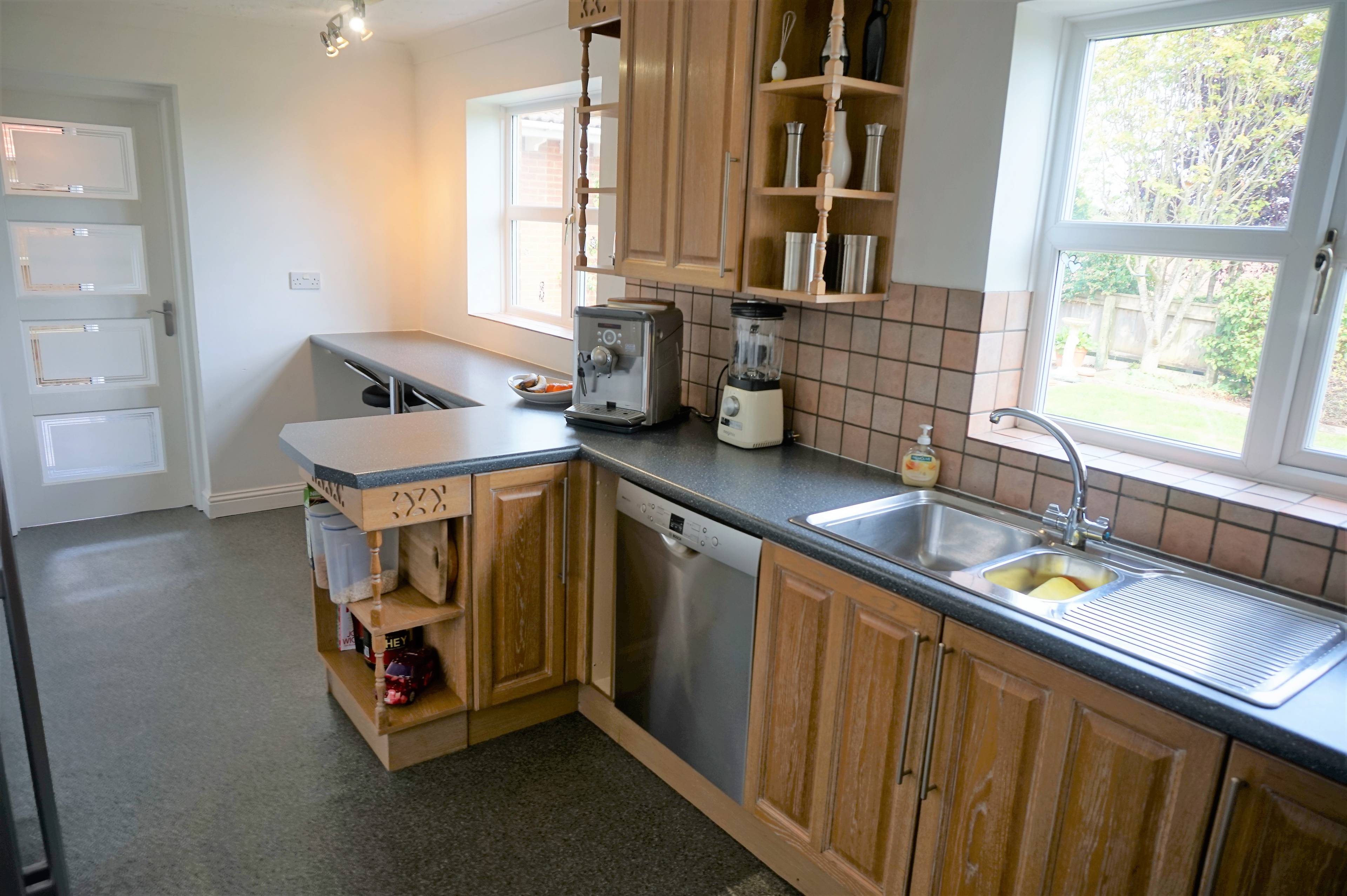 Kitchen/Breakfast
