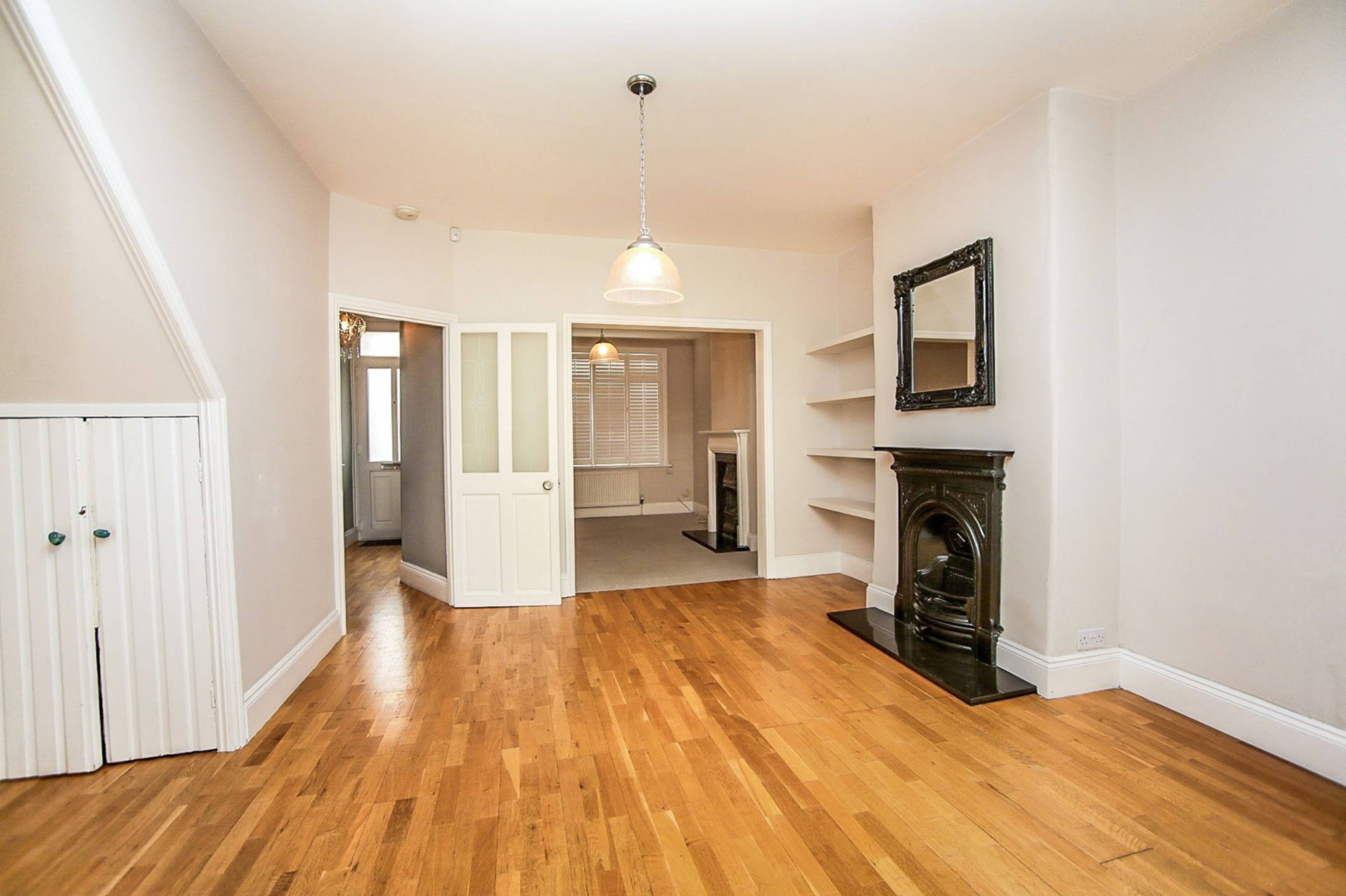 Lounge/Dining Room