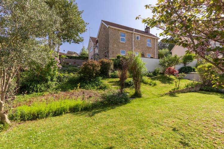 3 bedroom semi-detached house