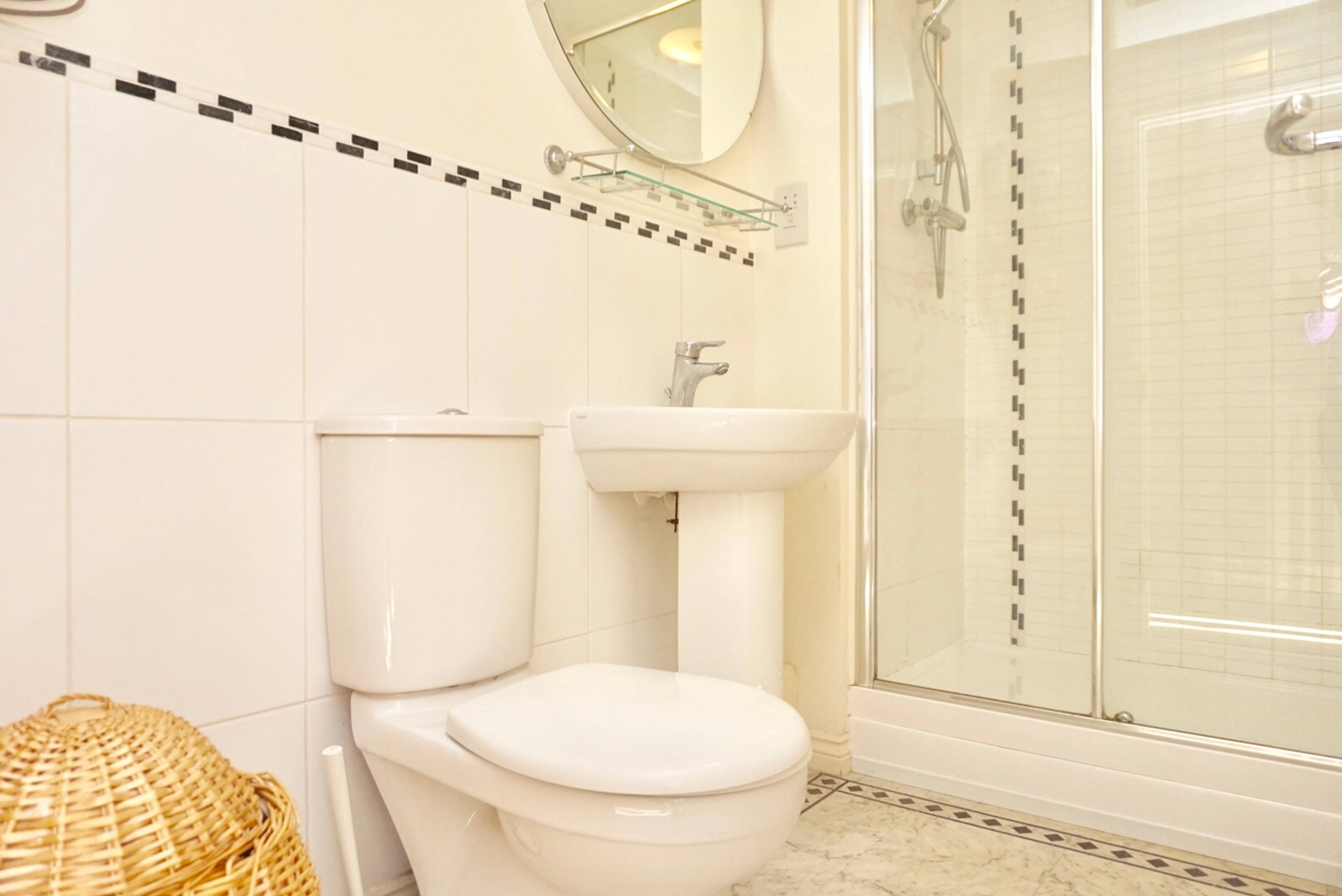 Jack & Jill En-suite