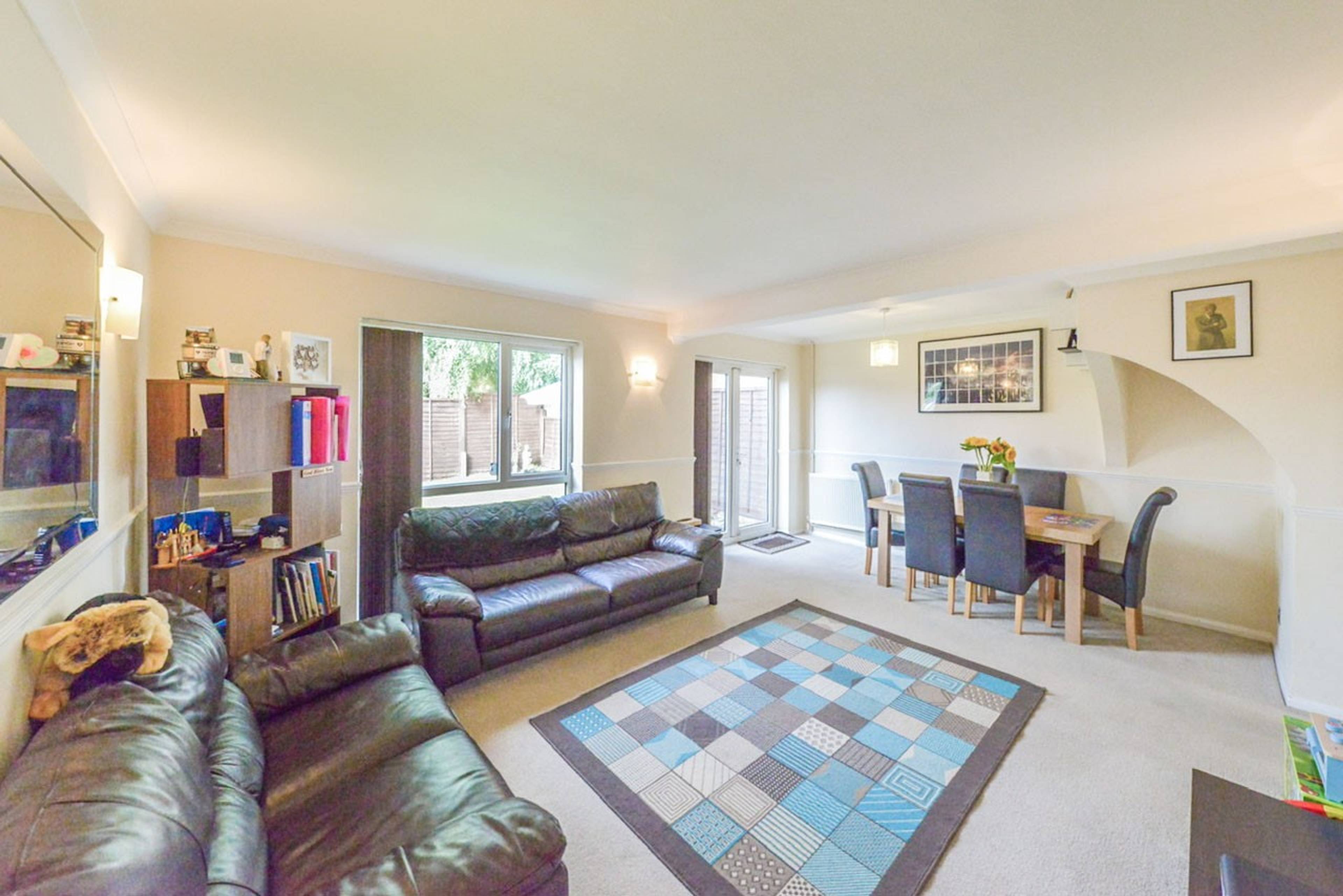 Lounge/Dining Room