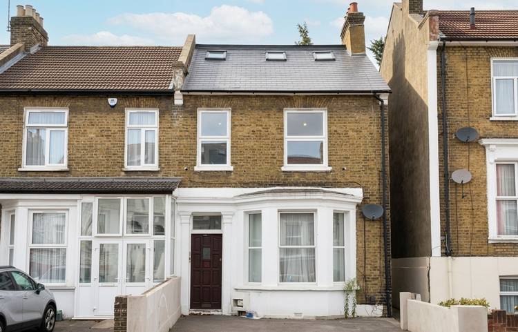 4 bedroom flat