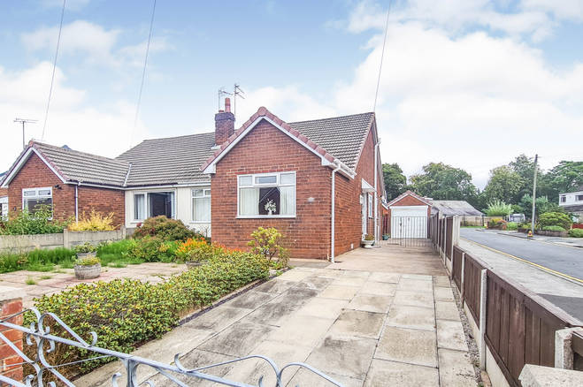 2 bedroom semi-detached bungalow for sale in St. Davids Road, Leyland ...